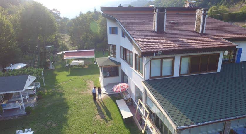 Abant Bahçeli Kösk