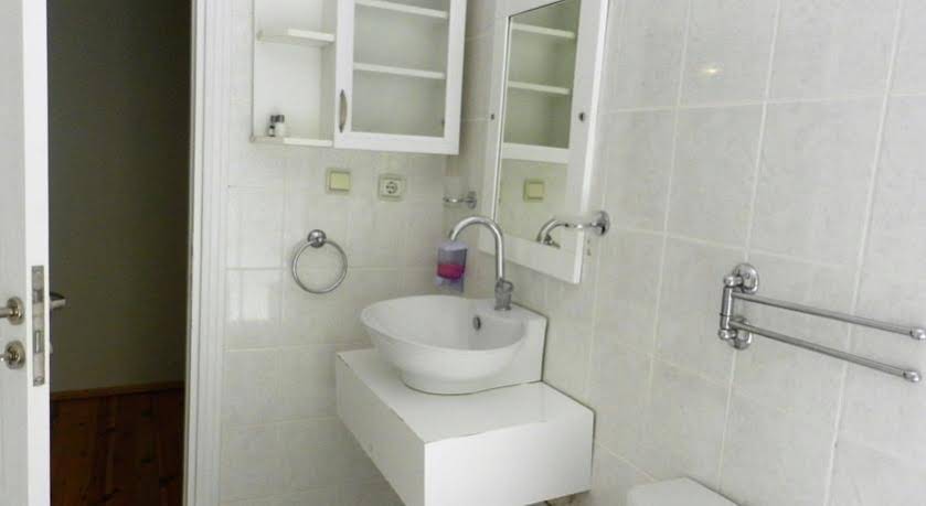 Abant Bahçeli Kösk