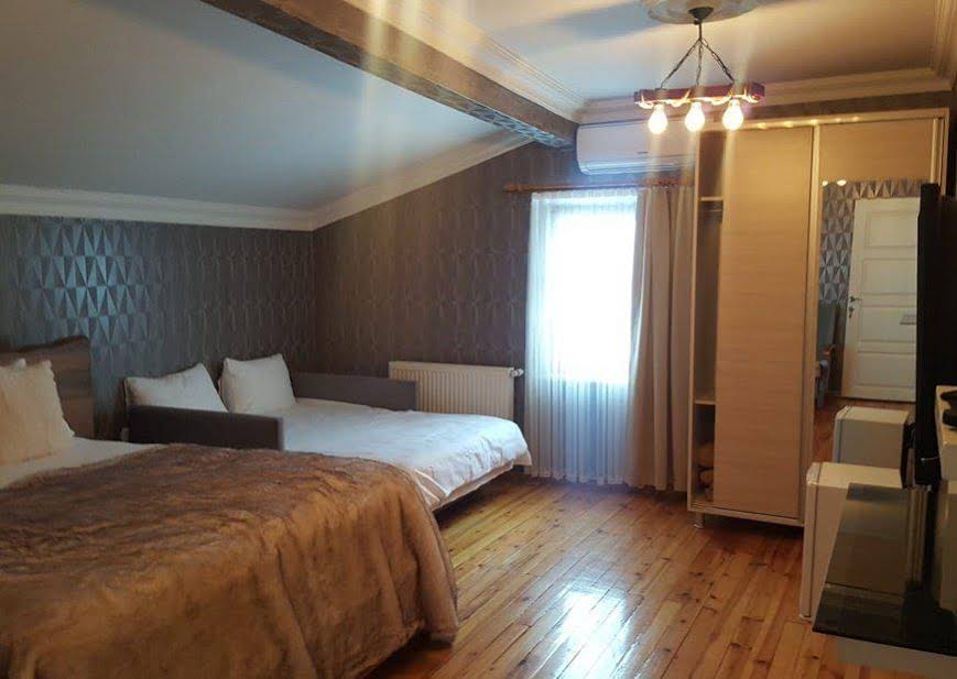 Abant Bahçeli Kösk