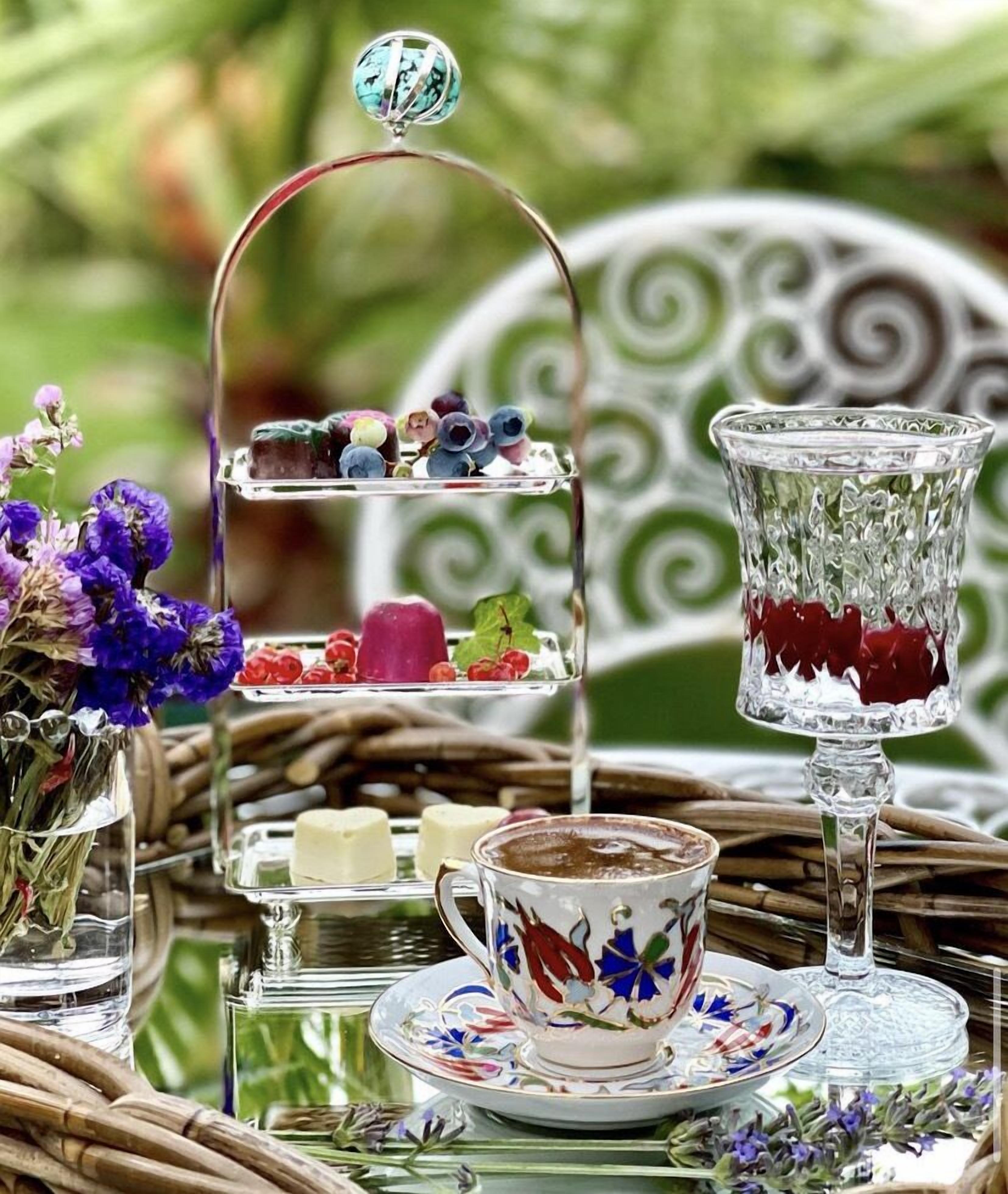 Lalezar Sea & Garden Hotel