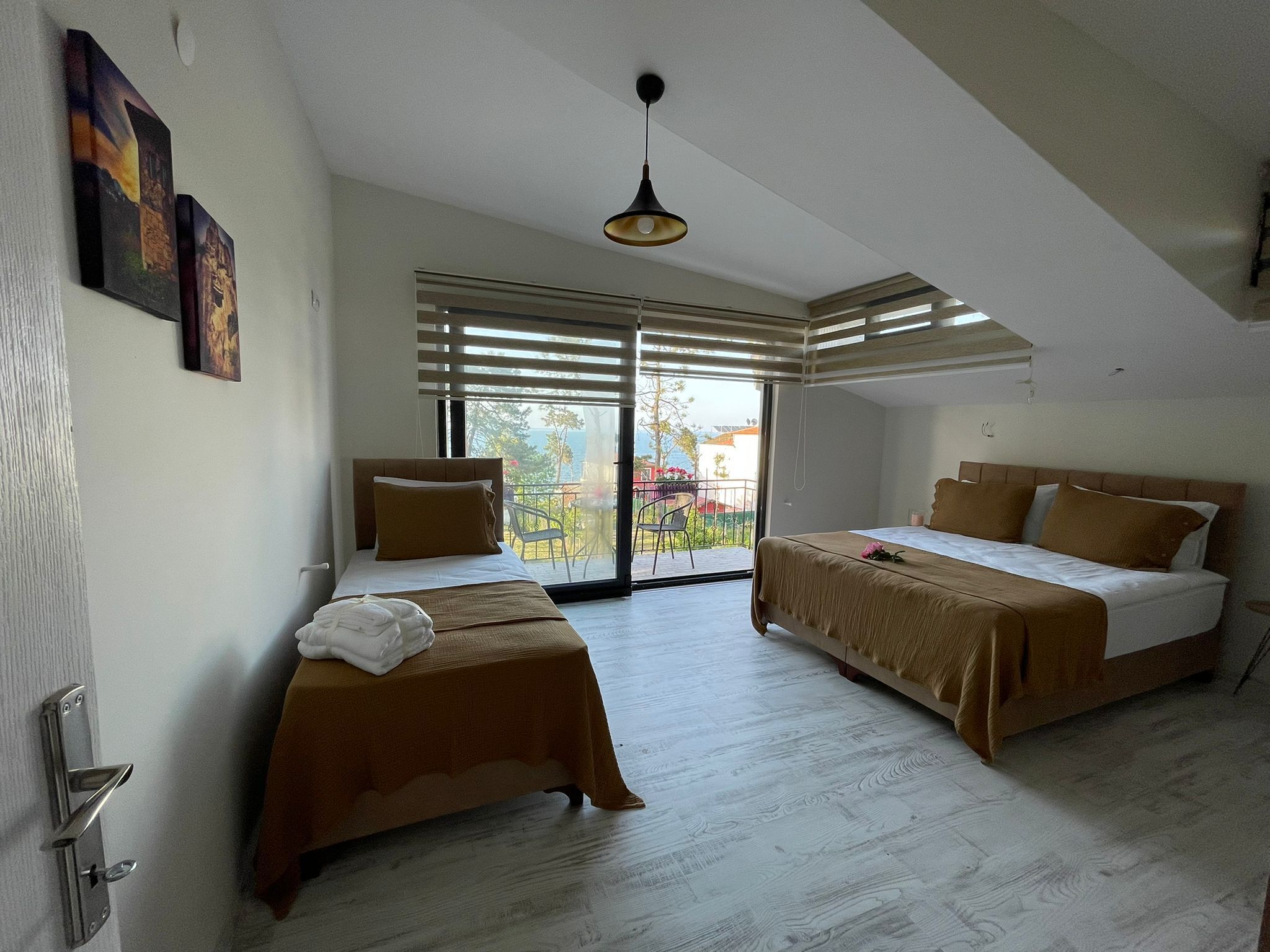 Lalezar Sea & Garden Hotel