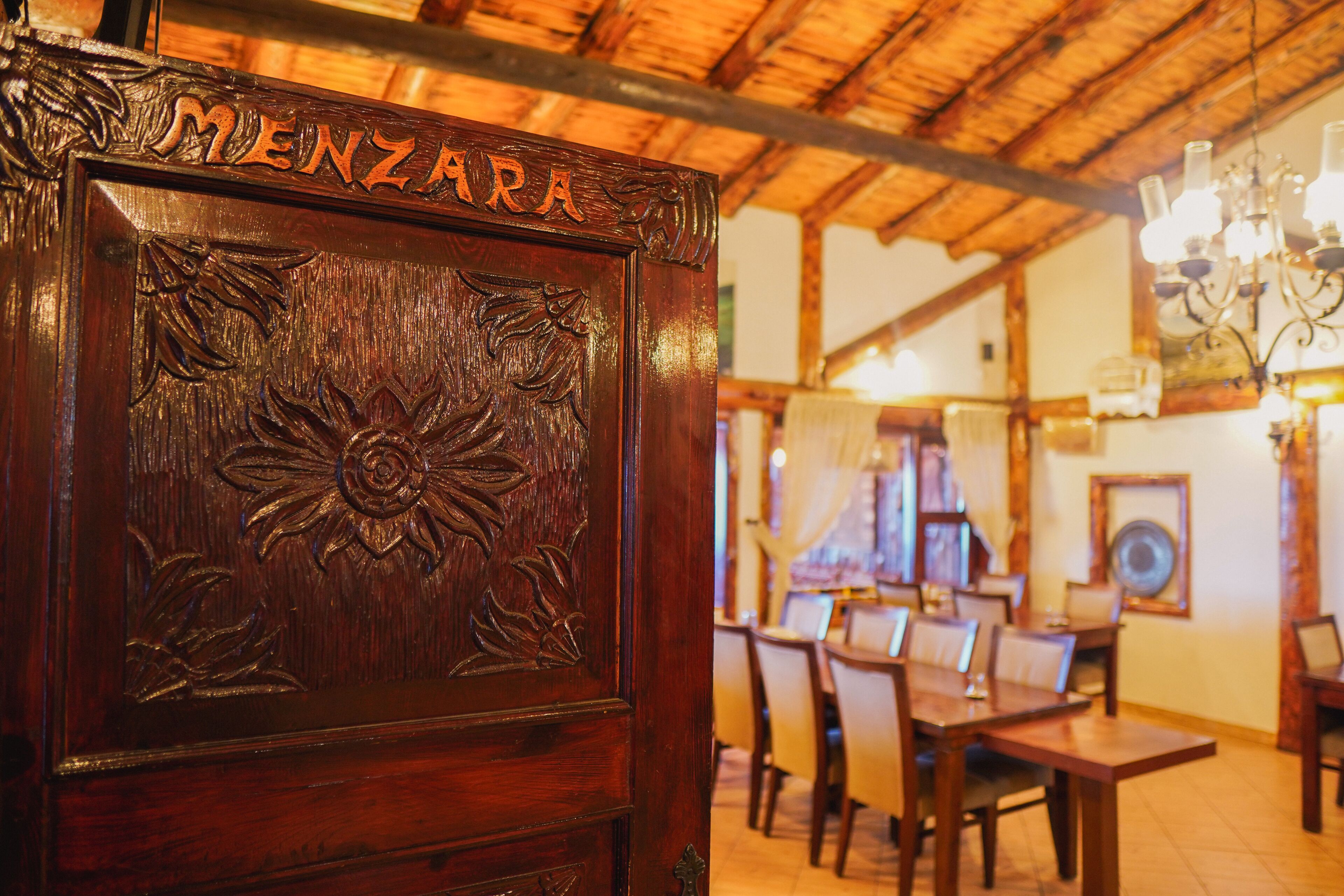Menzara Hotel & Restaurant