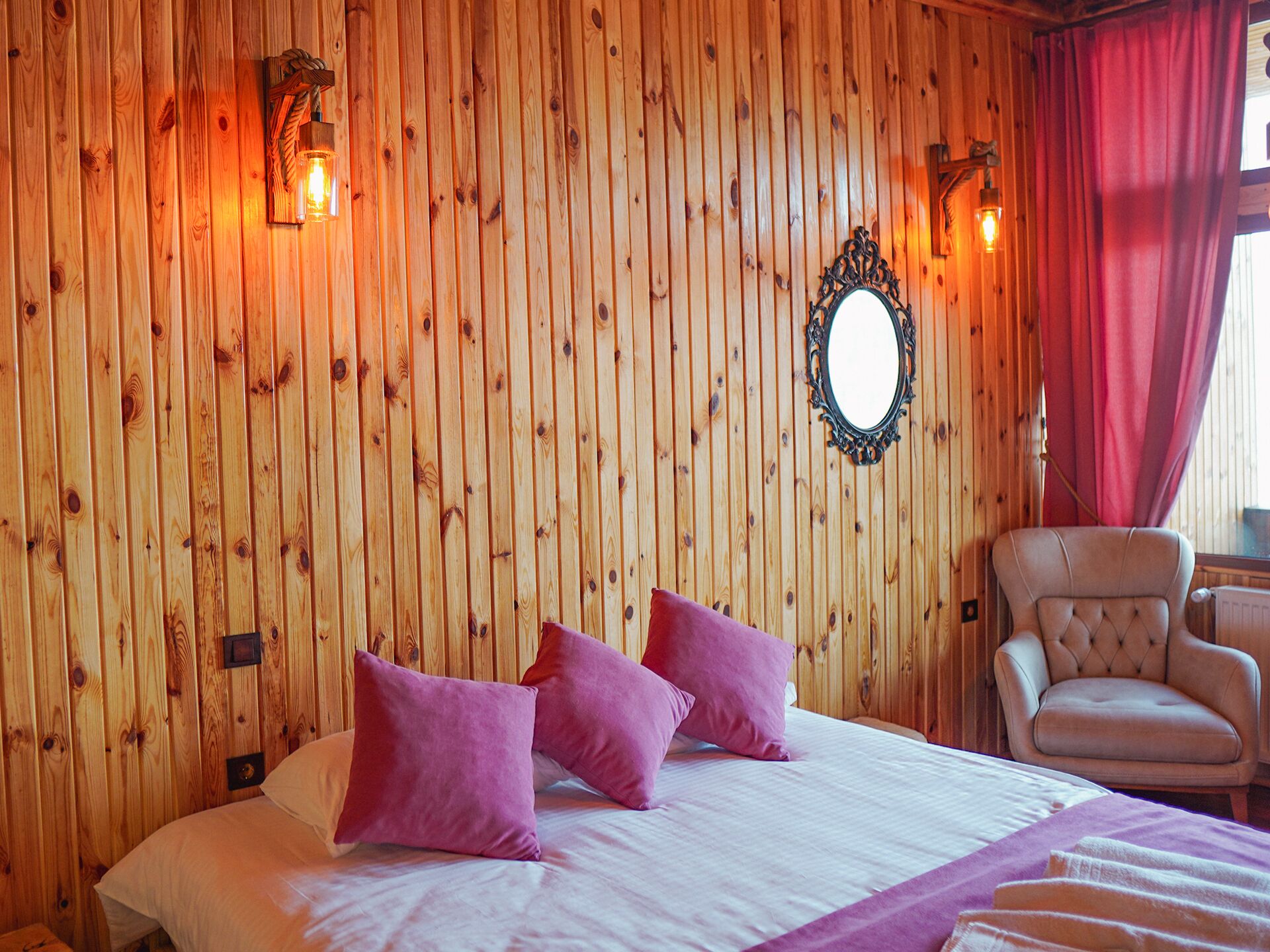 Menzara Hotel & Restaurant
