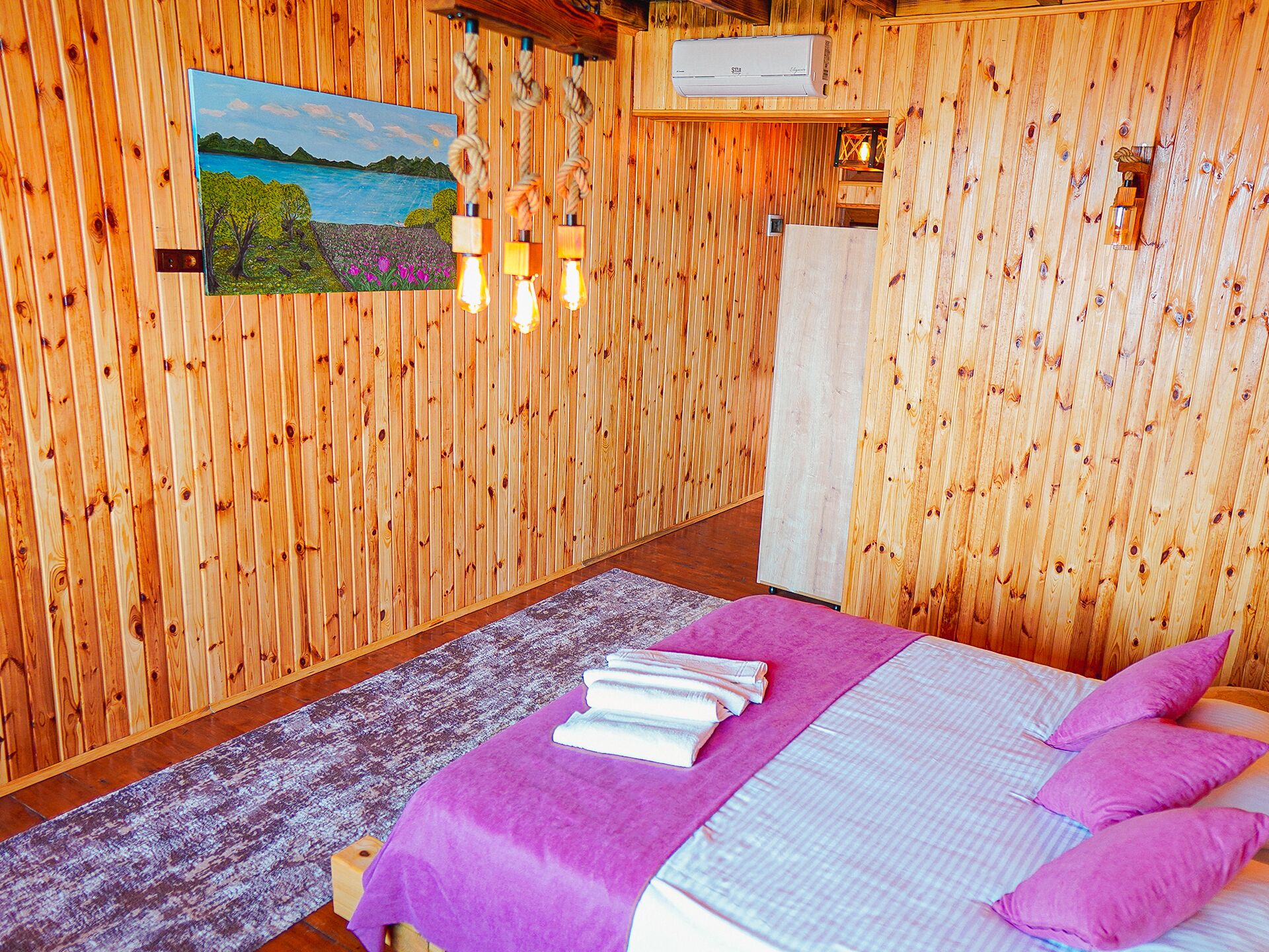 Menzara Hotel & Restaurant