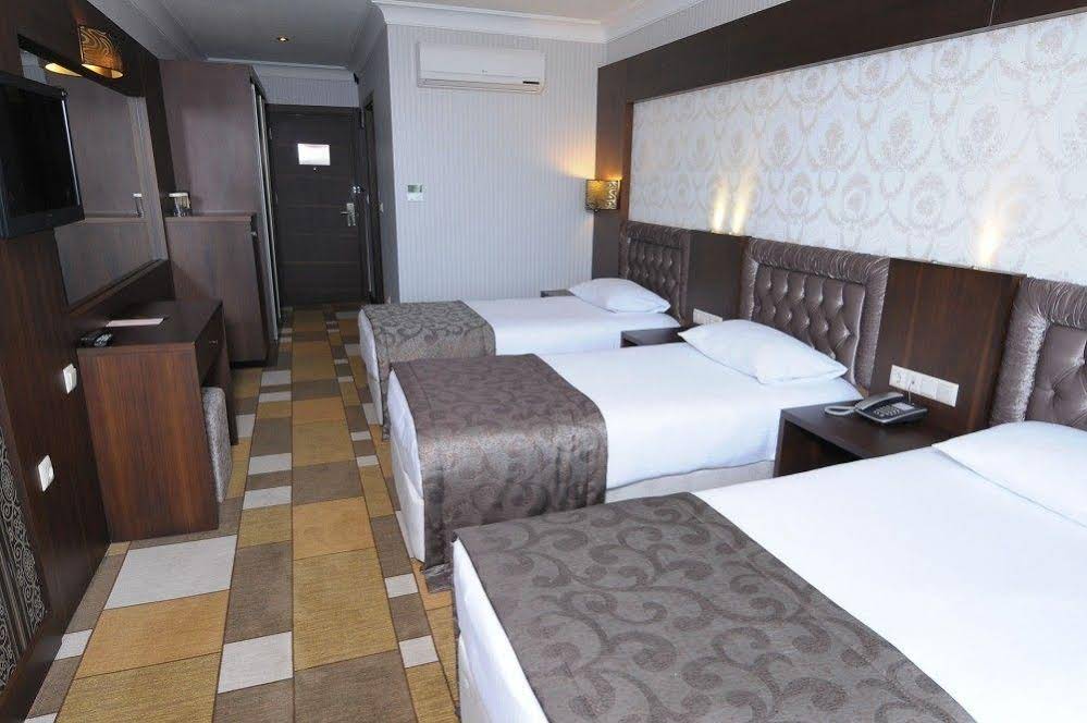 Grand De Luxe Amisos Hotel