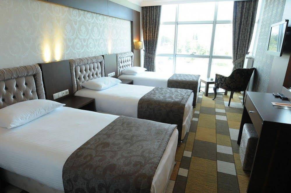 Grand De Luxe Amisos Hotel