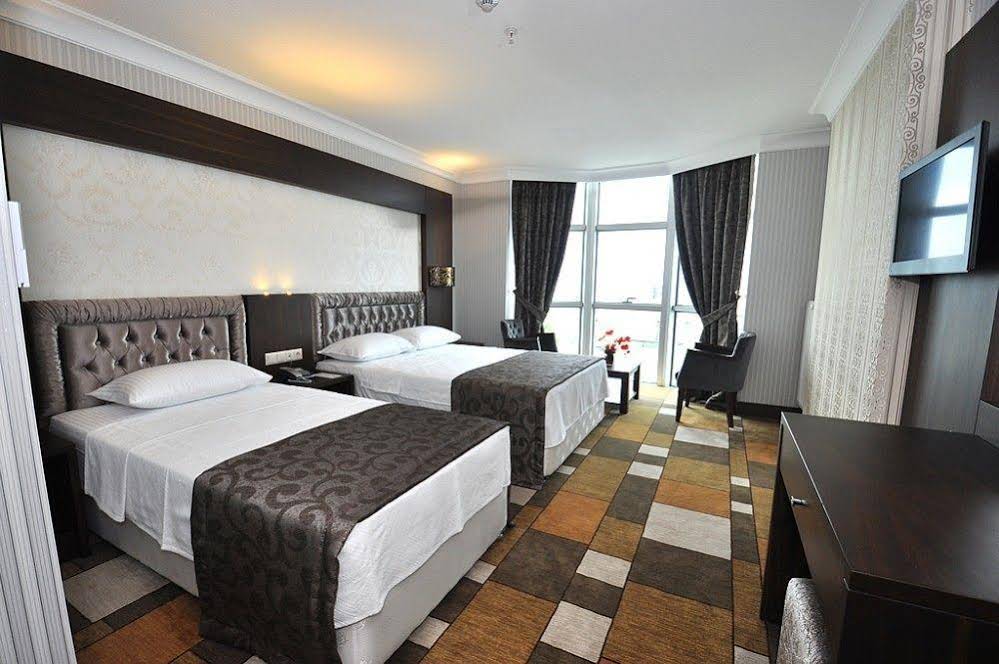 Grand De Luxe Amisos Hotel