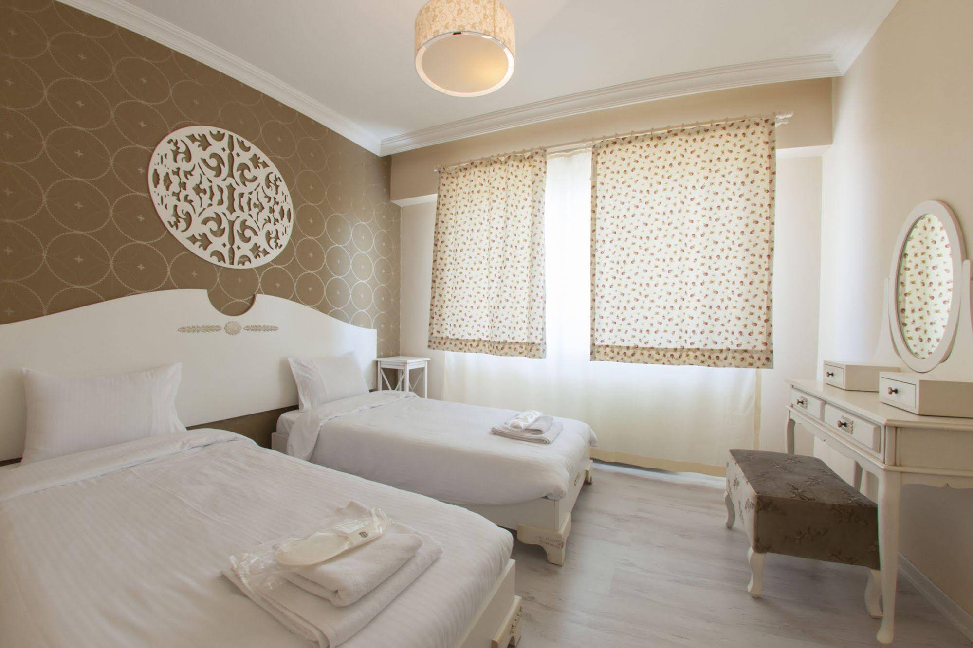 Room Room Boutique Hotel