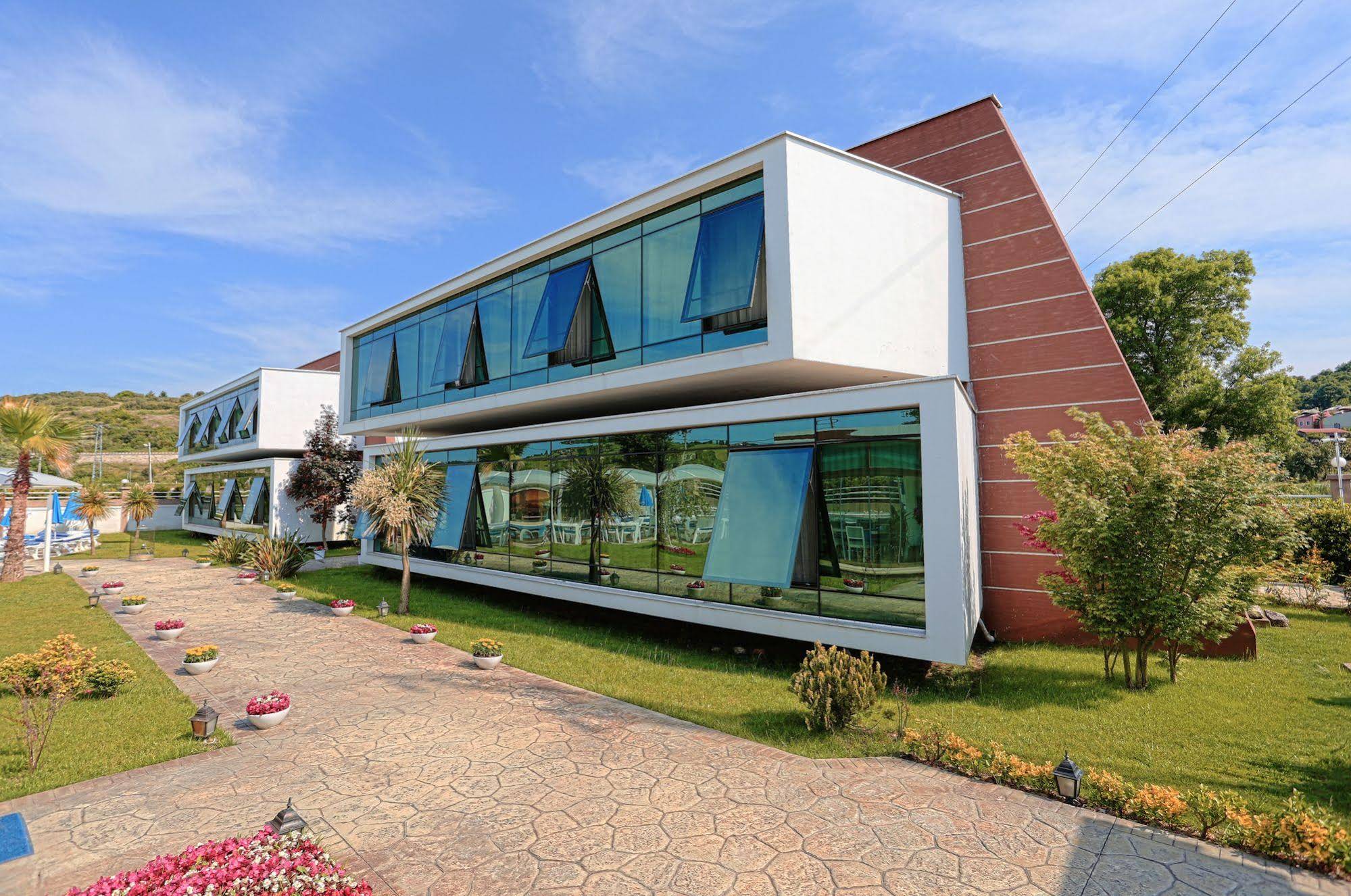 Violet Park Hotel