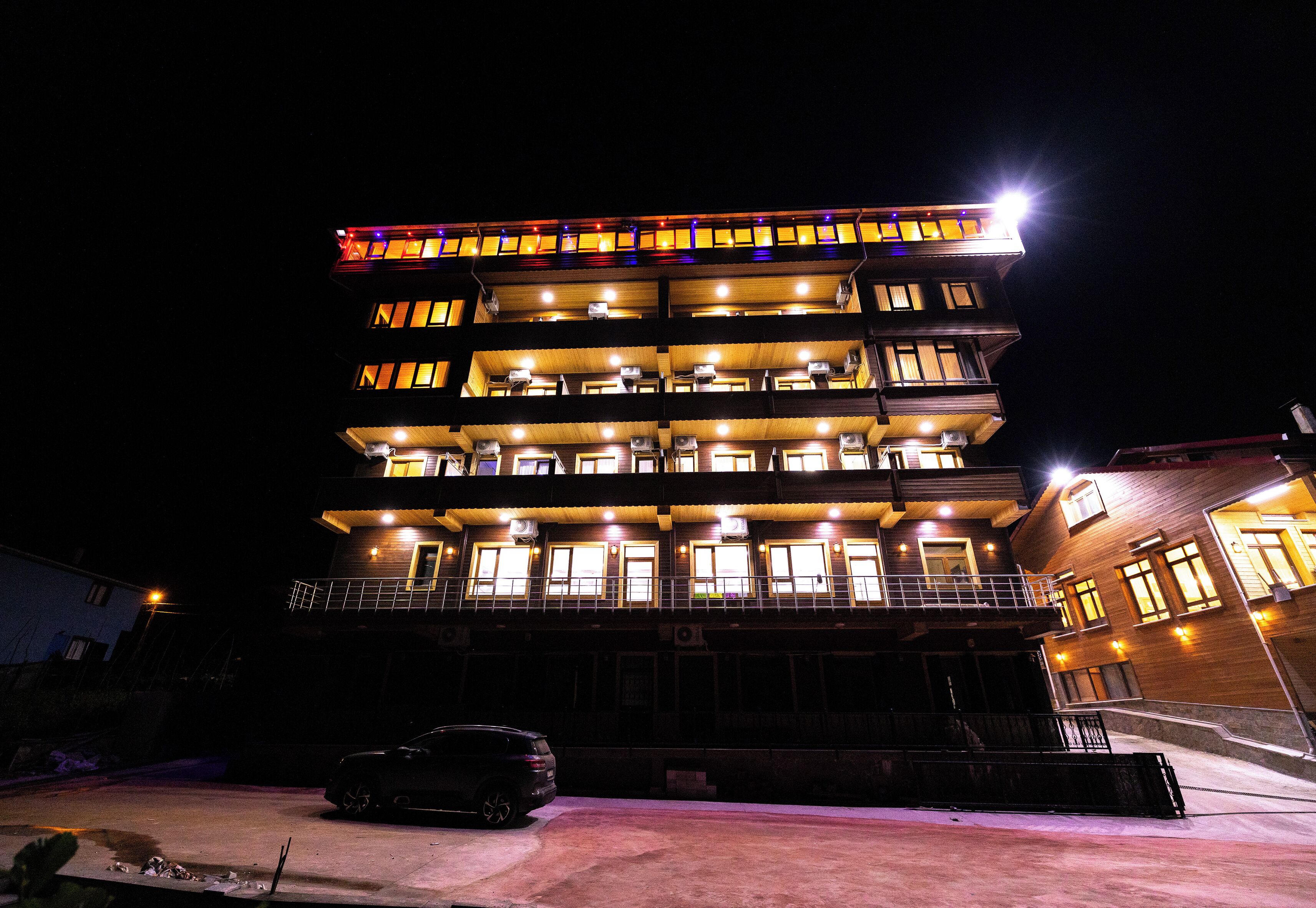 Avulot Otel