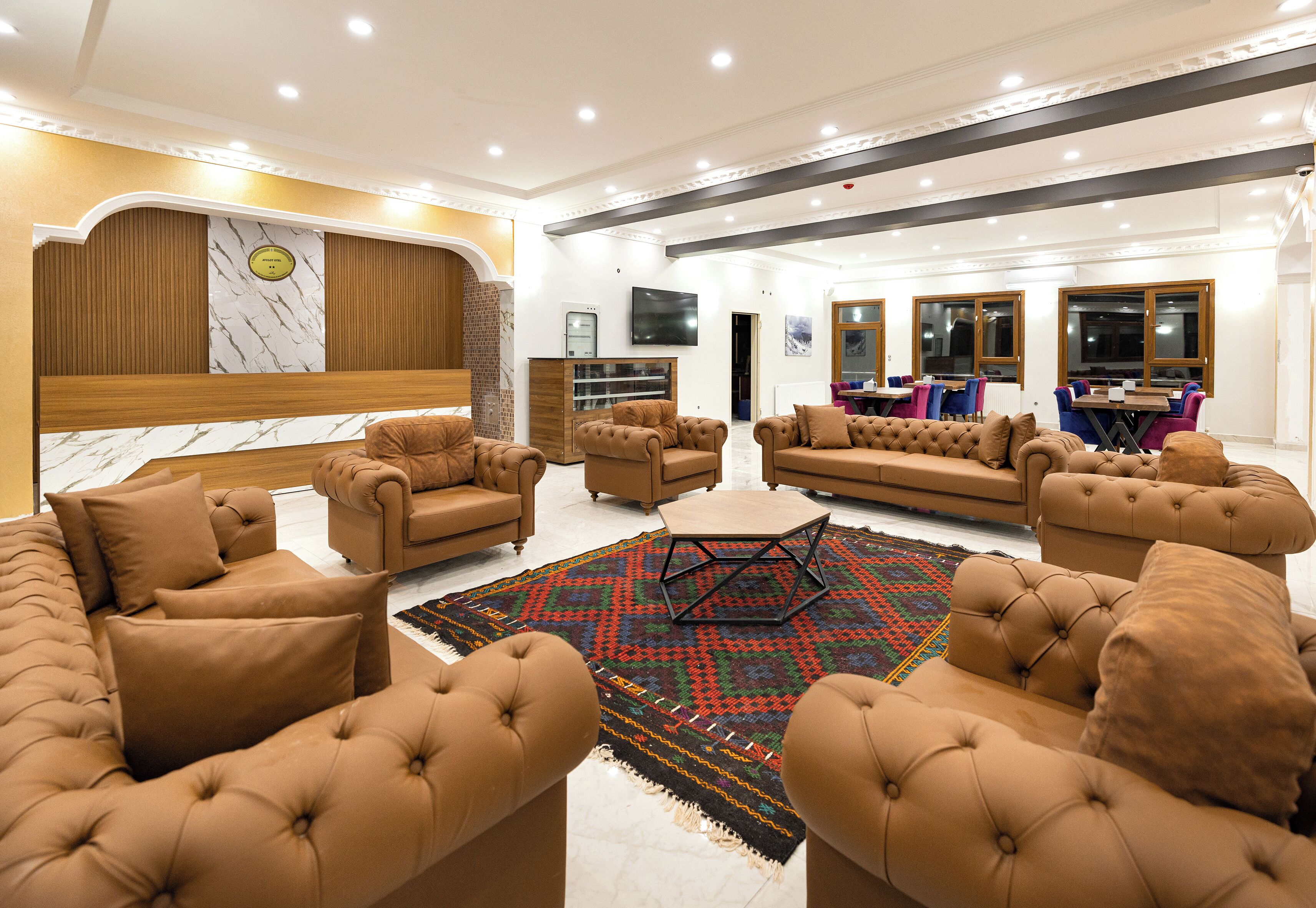 Avulot Otel