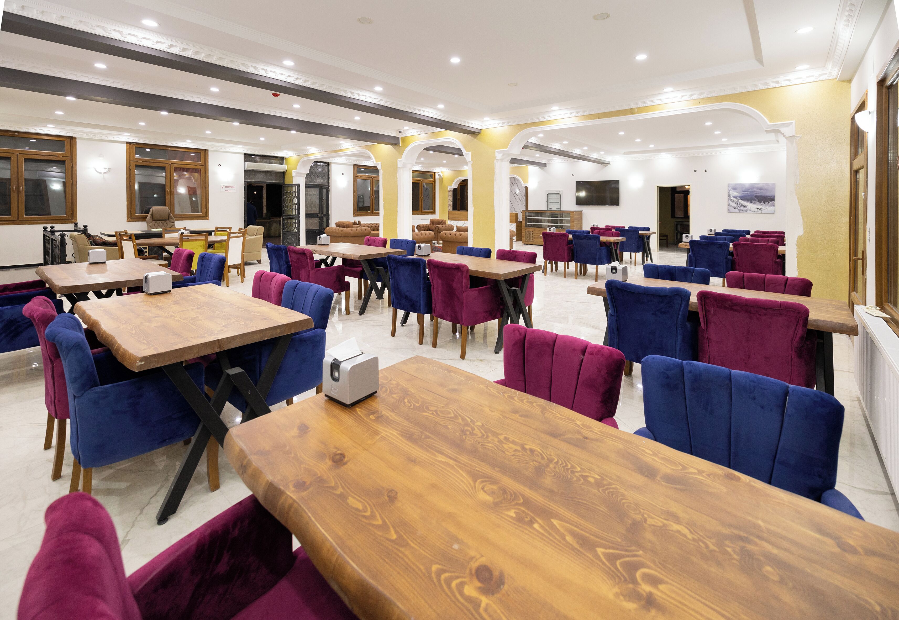 Avulot Otel