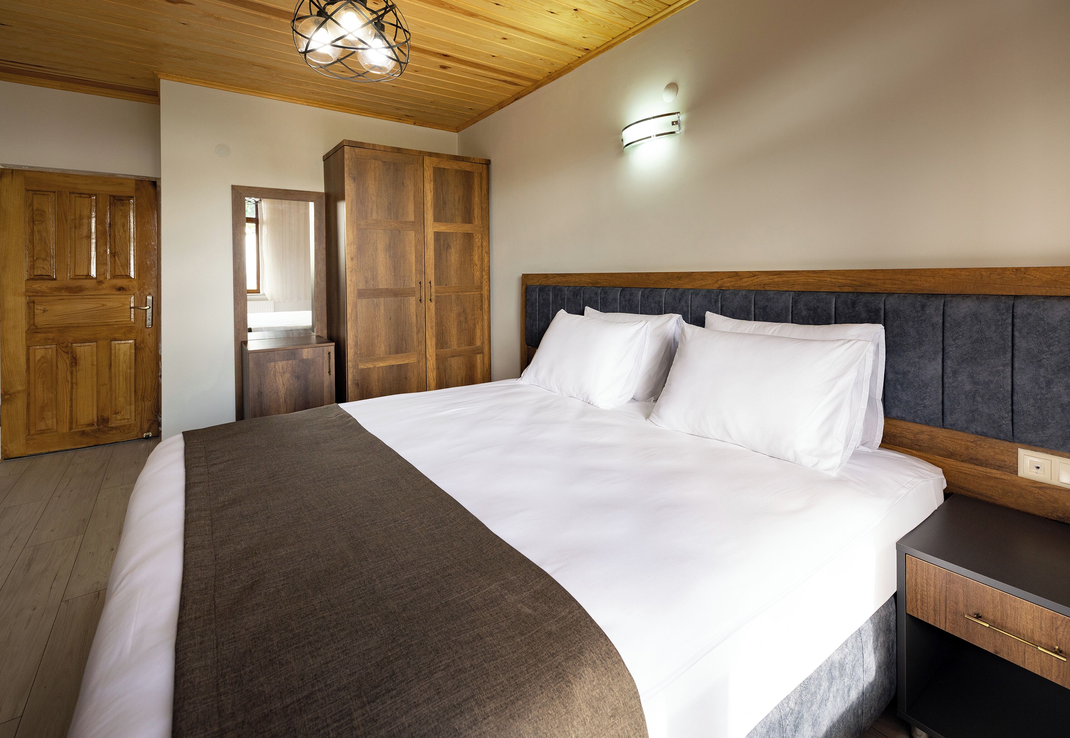 Avulot Otel