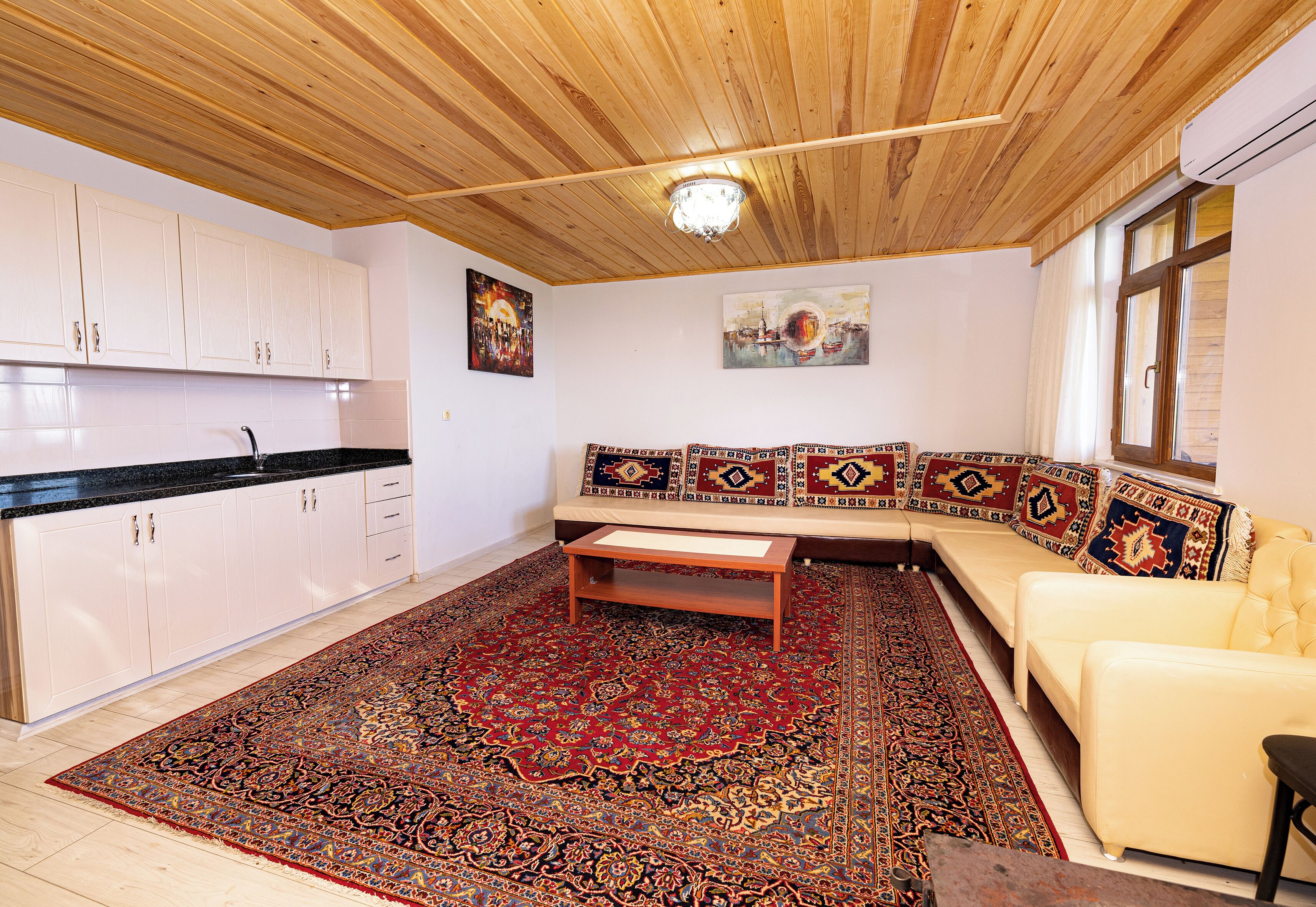 Avulot Otel