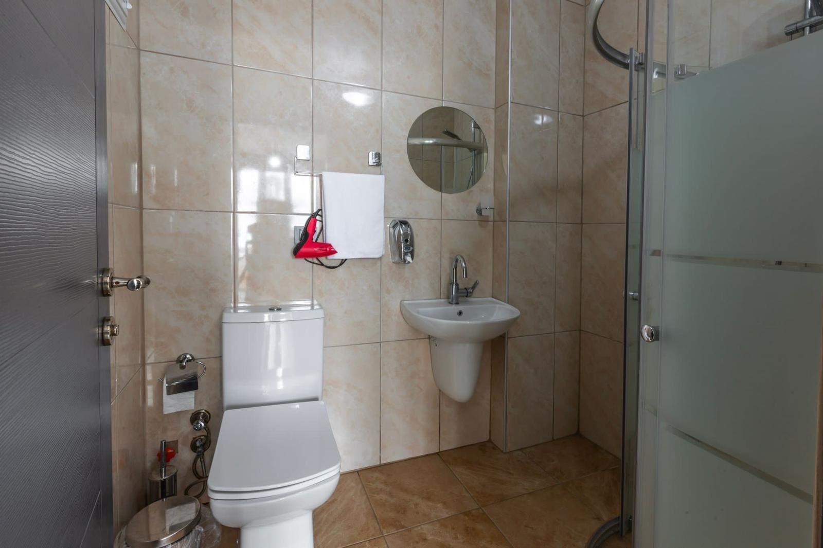 Life Pool Suite Hotel