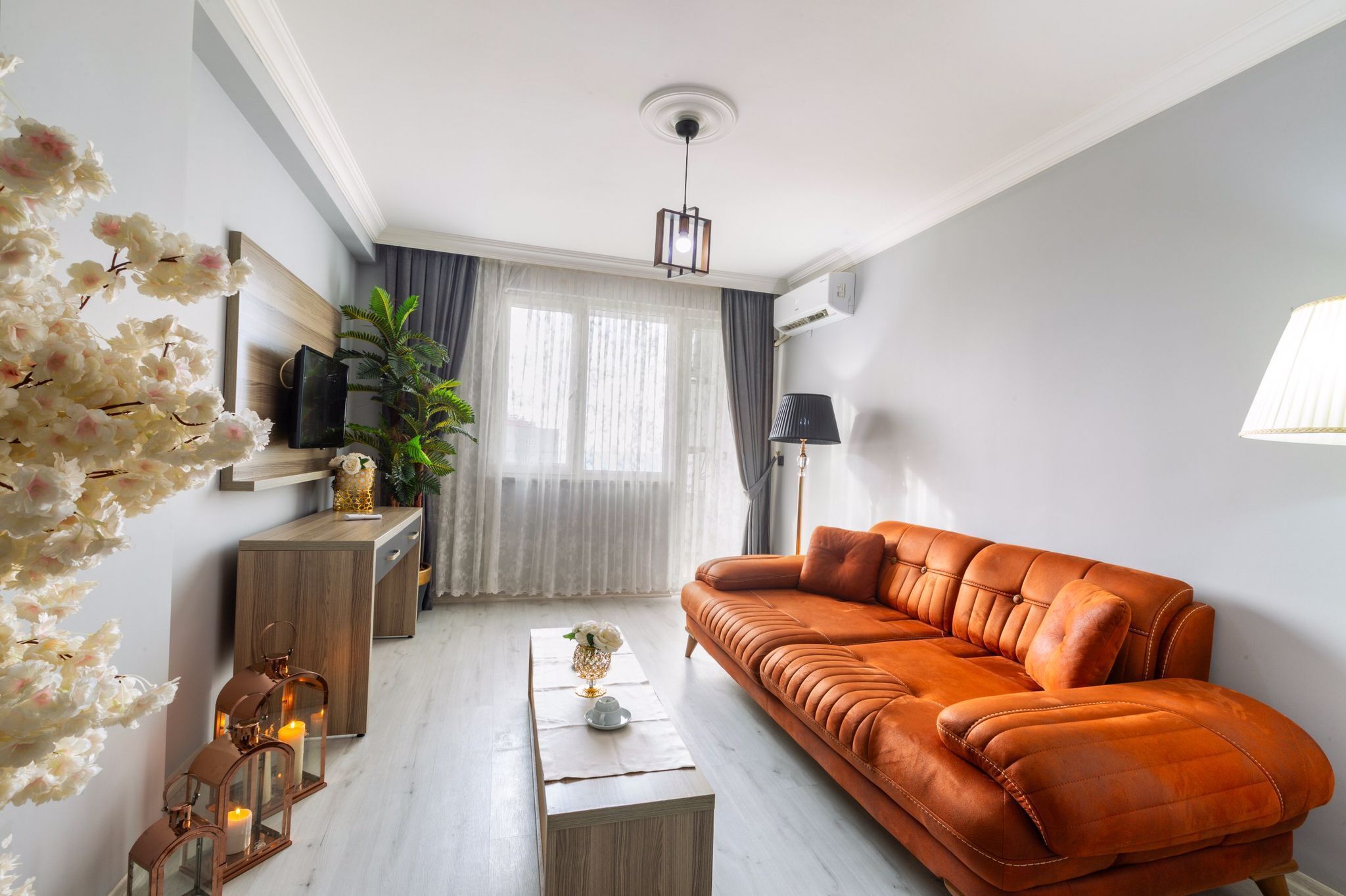 Life Pool Suite Hotel