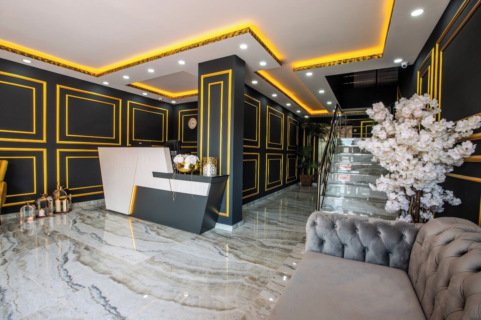 Life Pool Suite Hotel