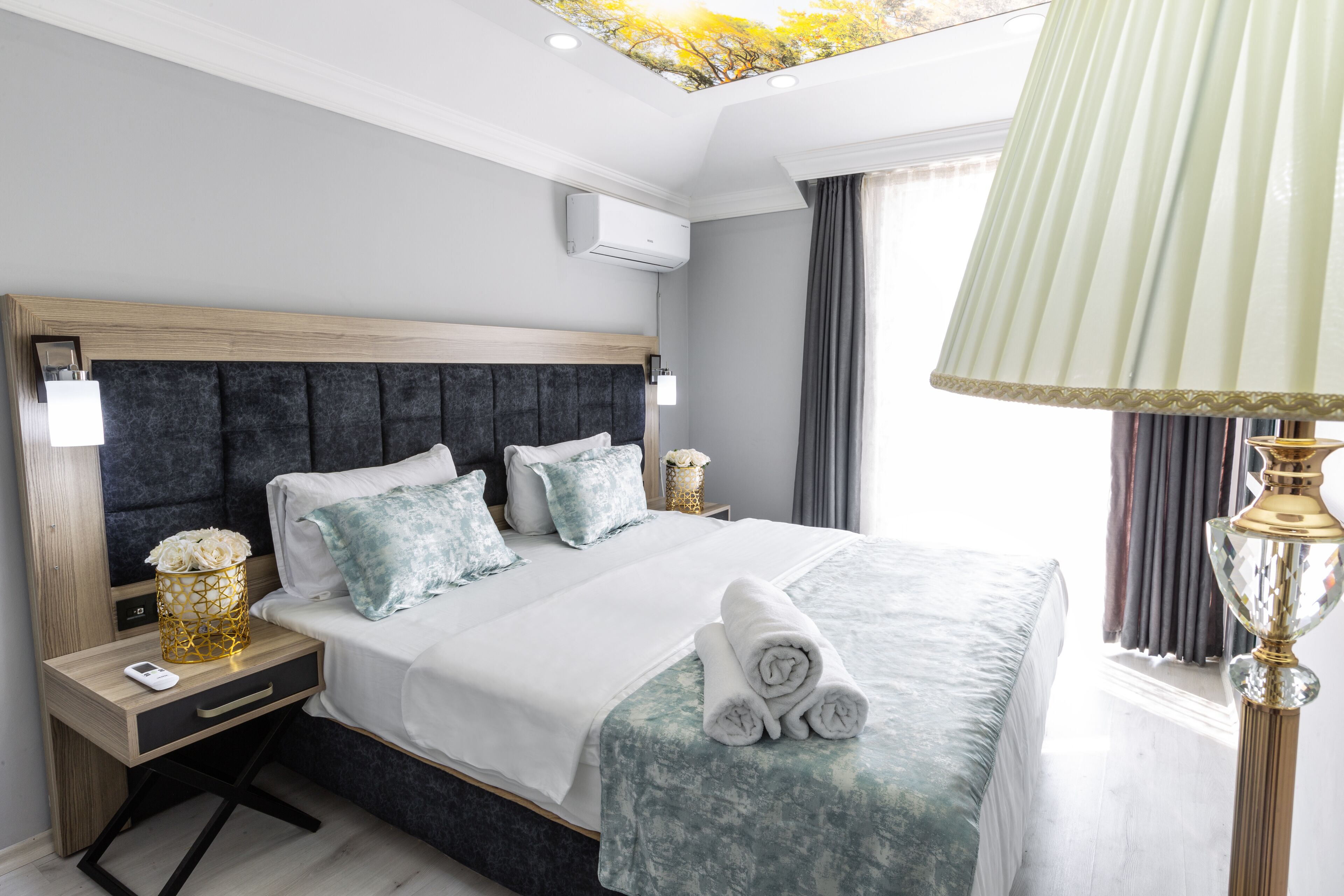 Life Pool Suite Hotel