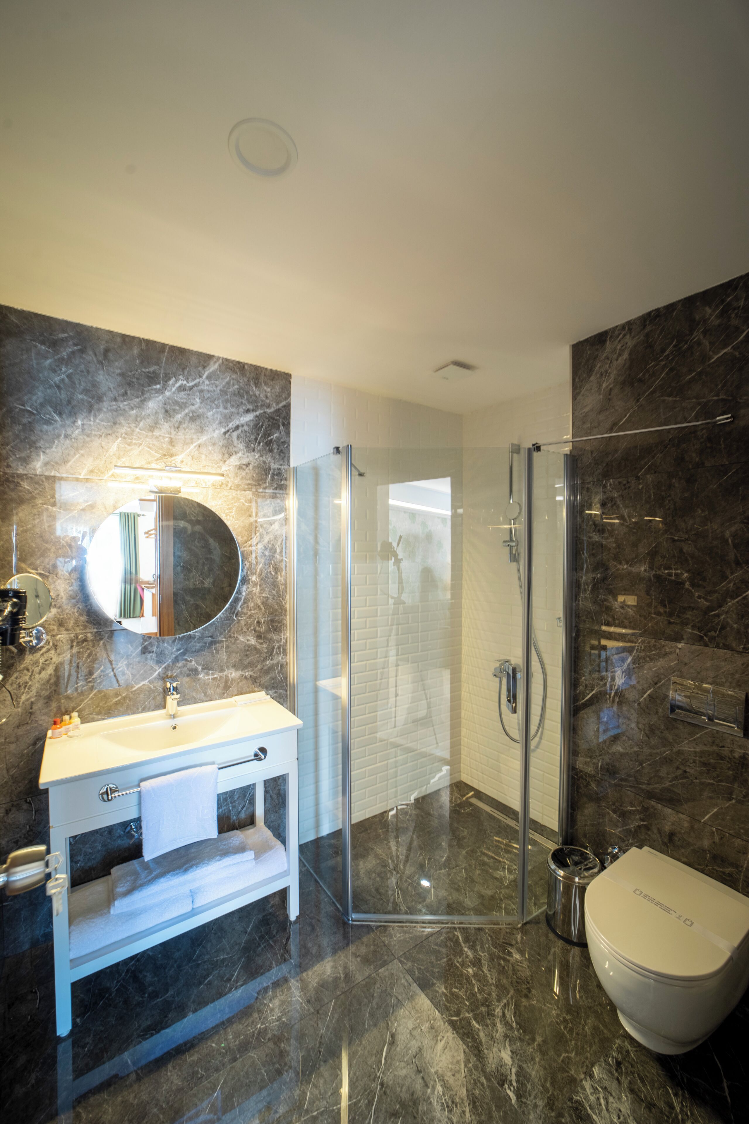 Mell City Suite Hotel