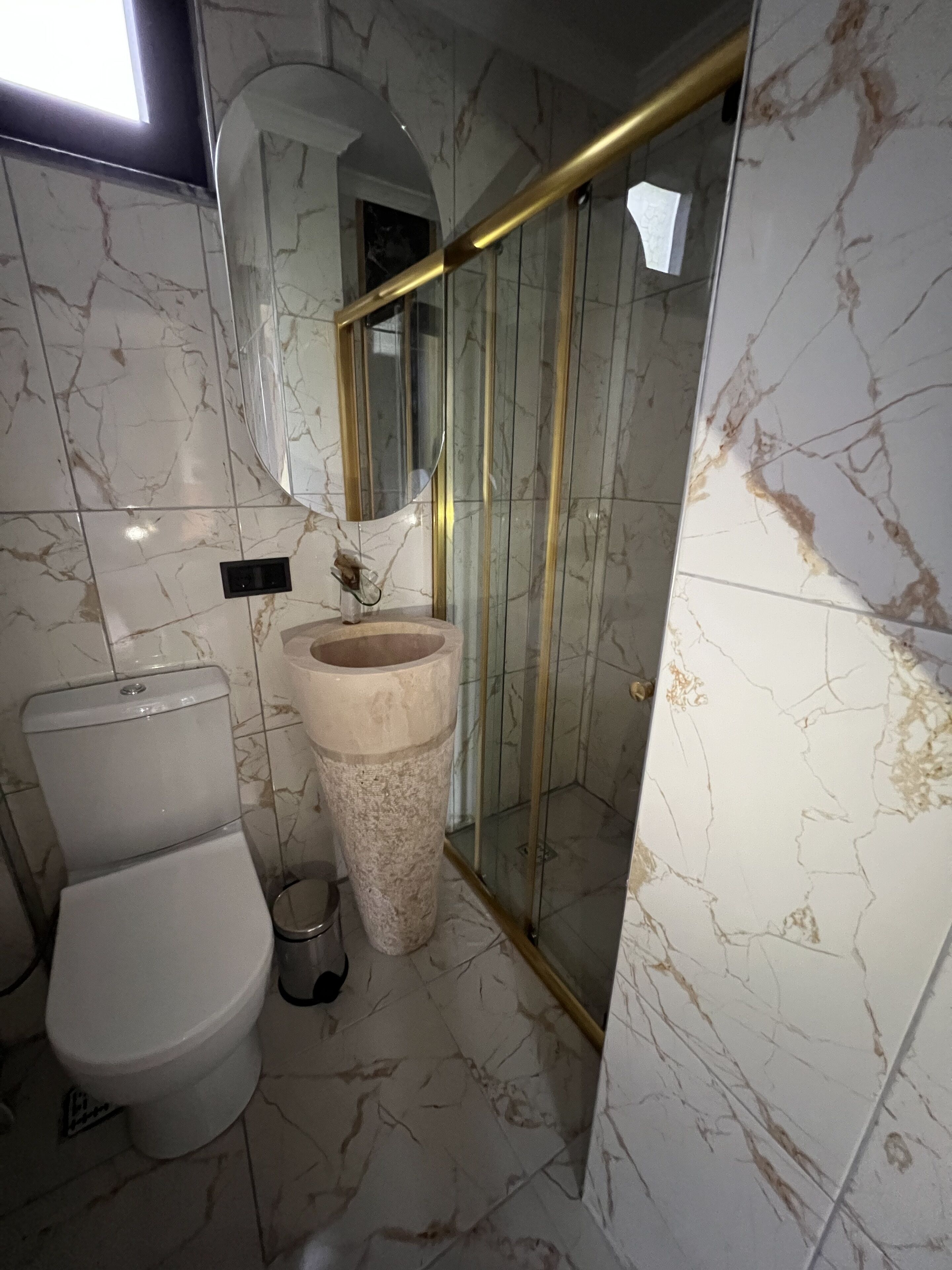 Queen City Hotel And Bungalov