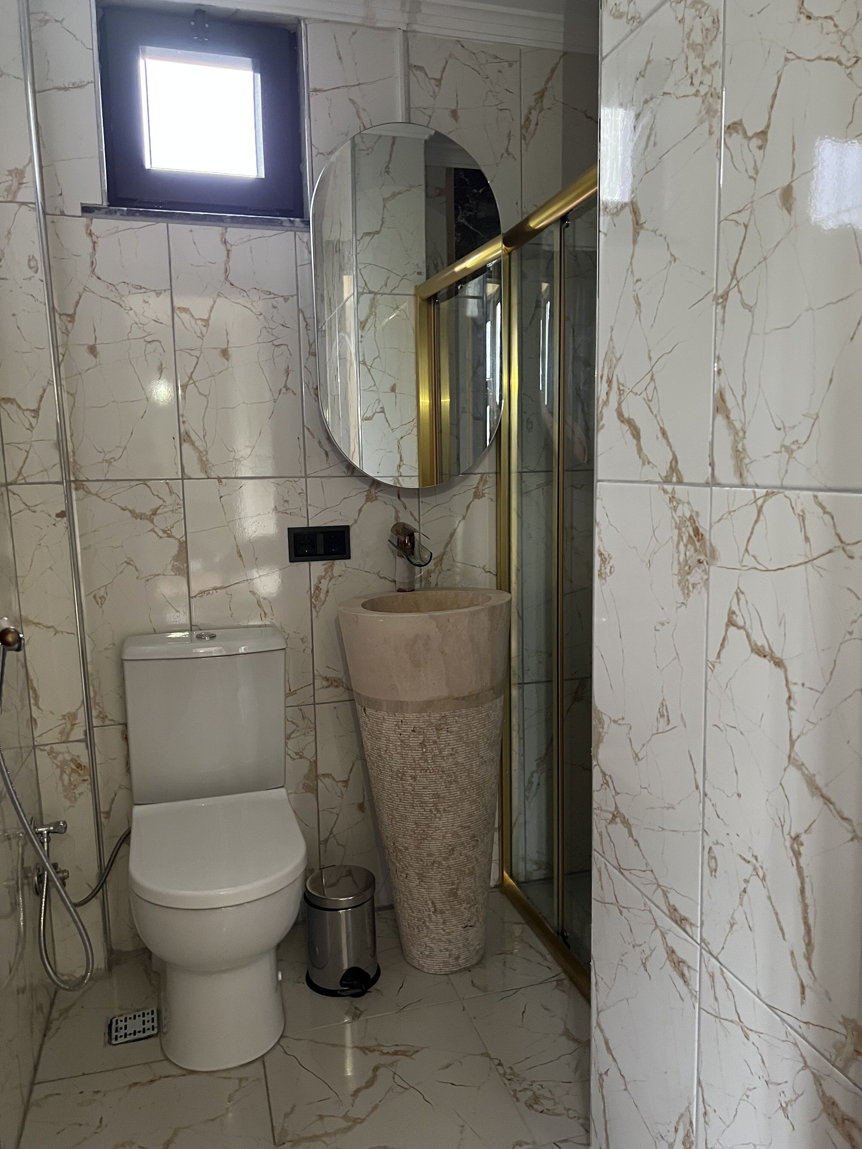 Queen City Hotel And Bungalov