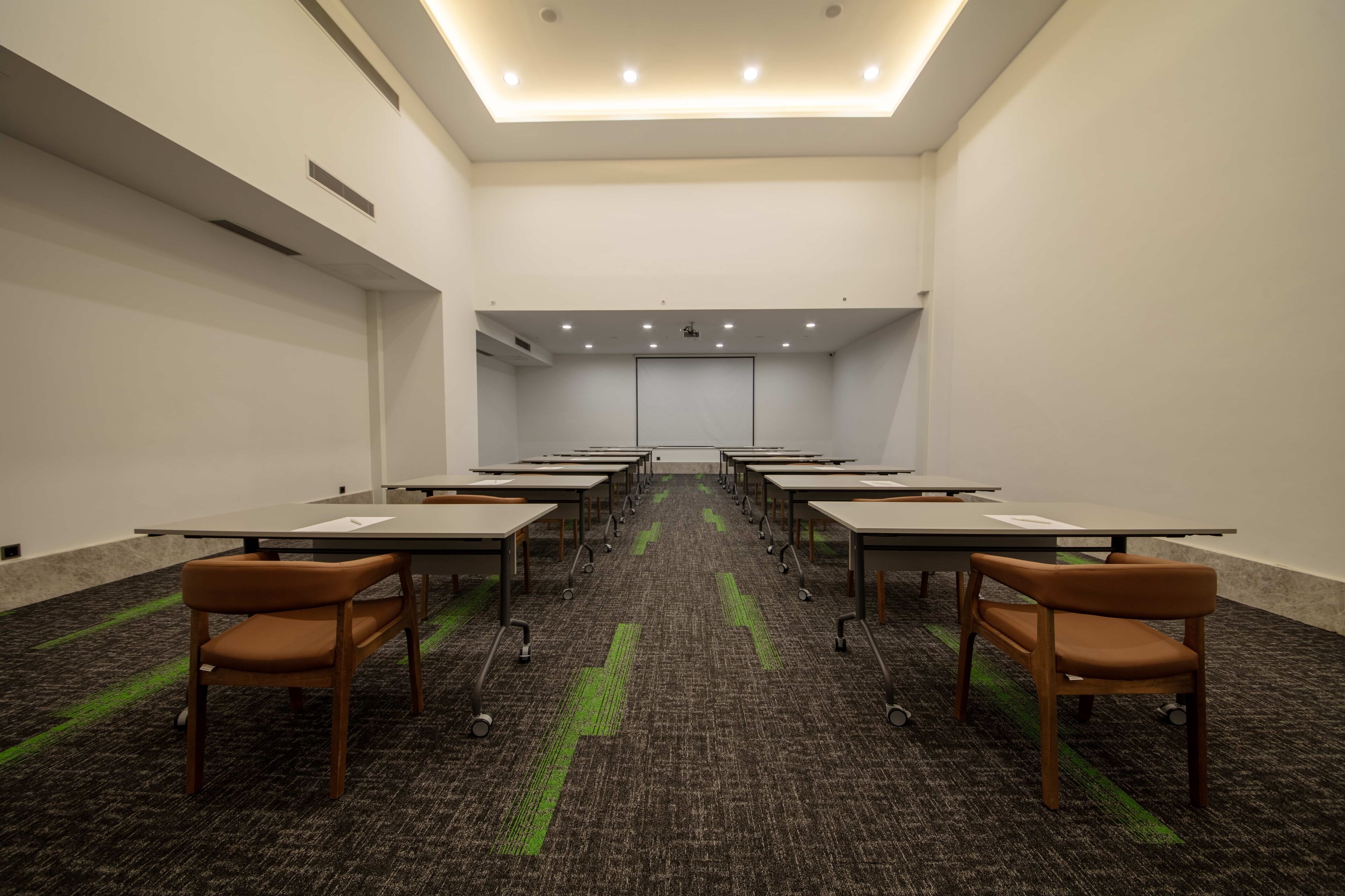 V Center Hotel
