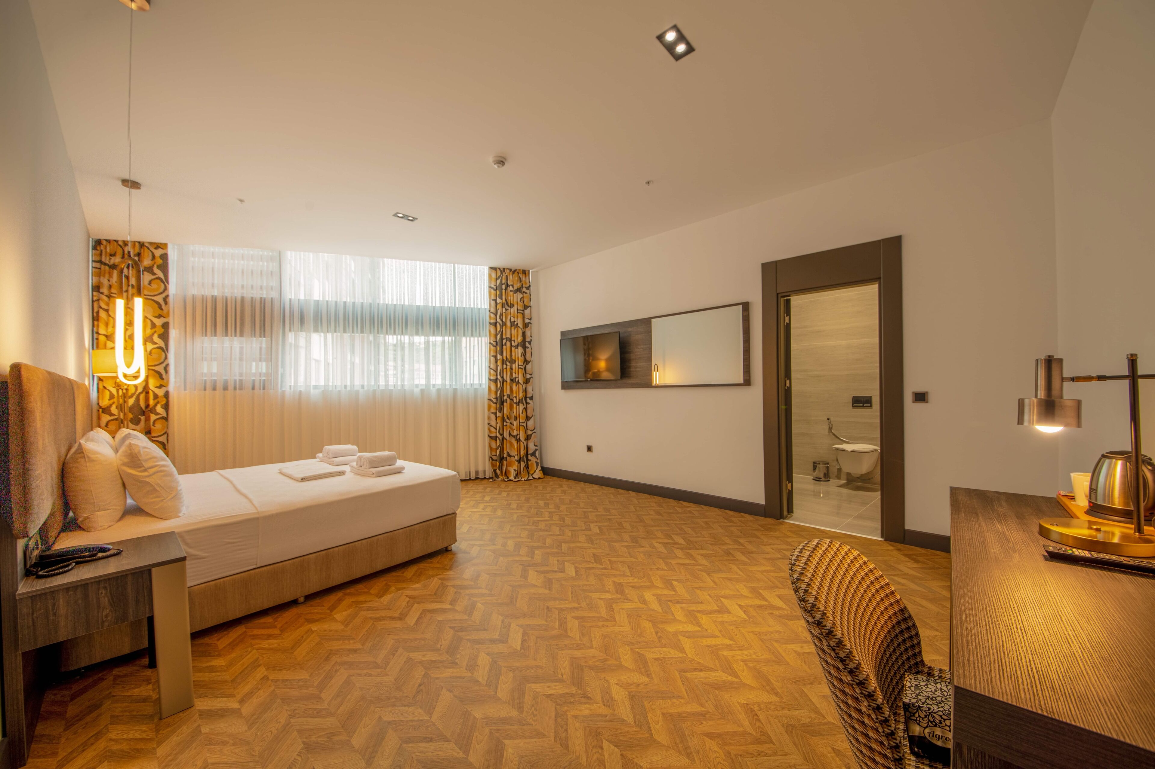V Center Hotel