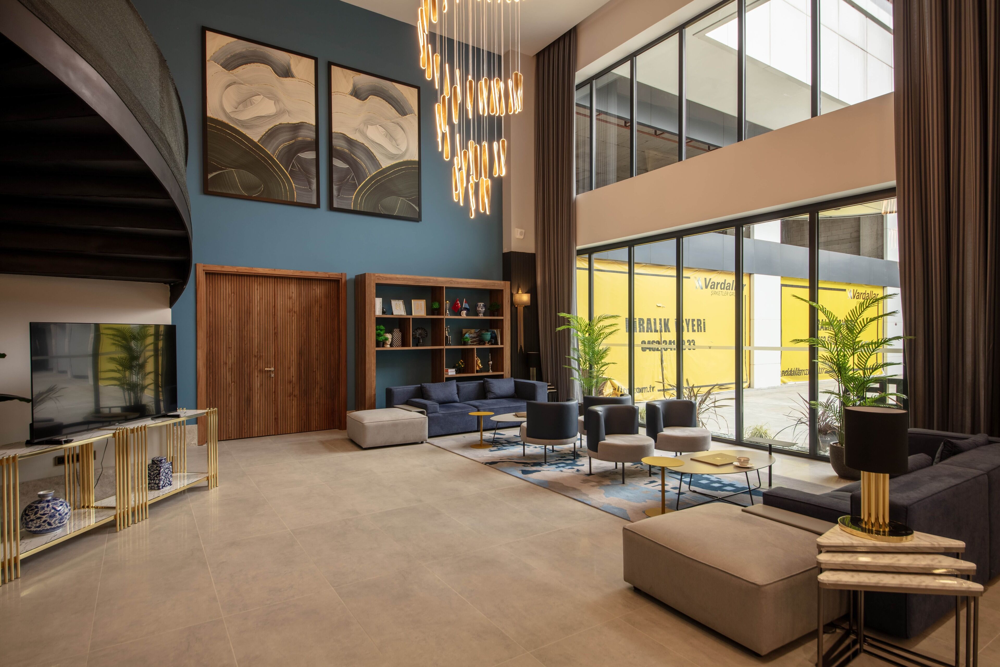 V Center Hotel