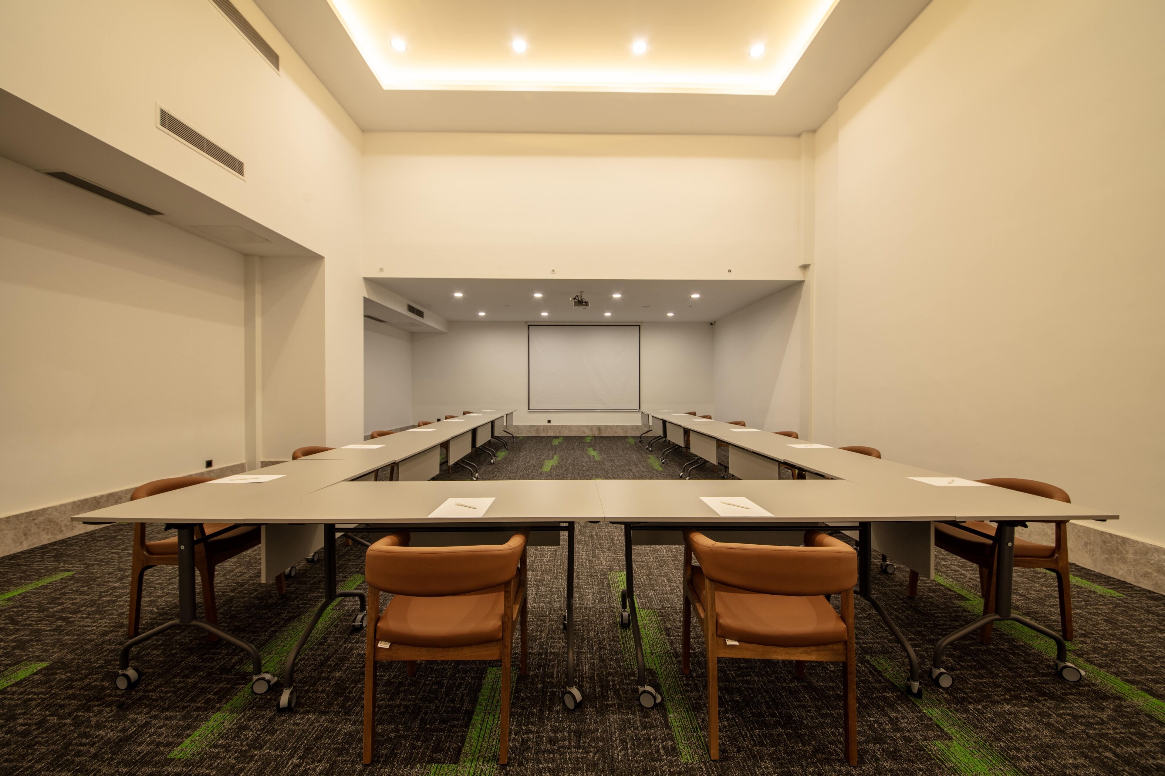 V Center Hotel