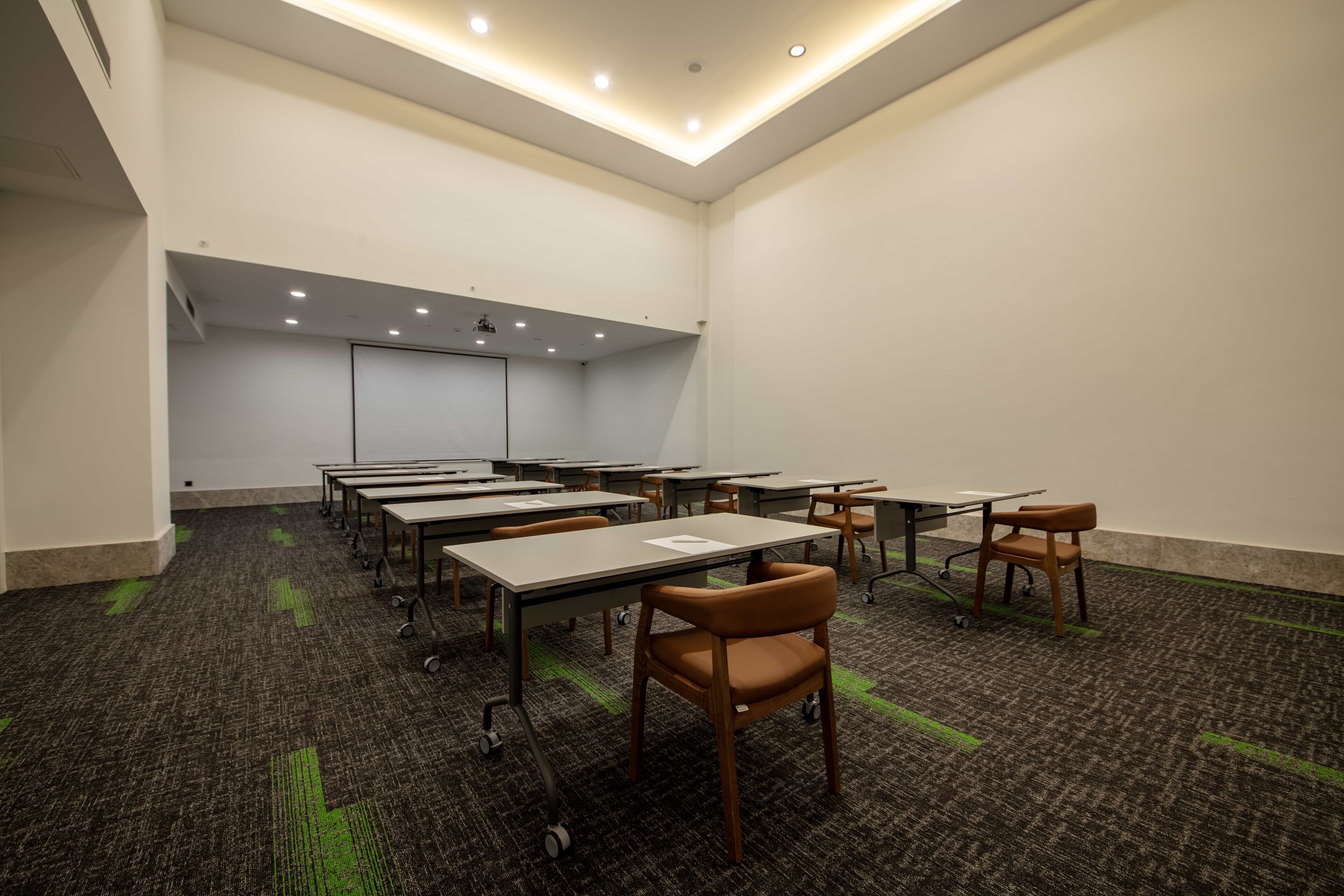 V Center Hotel