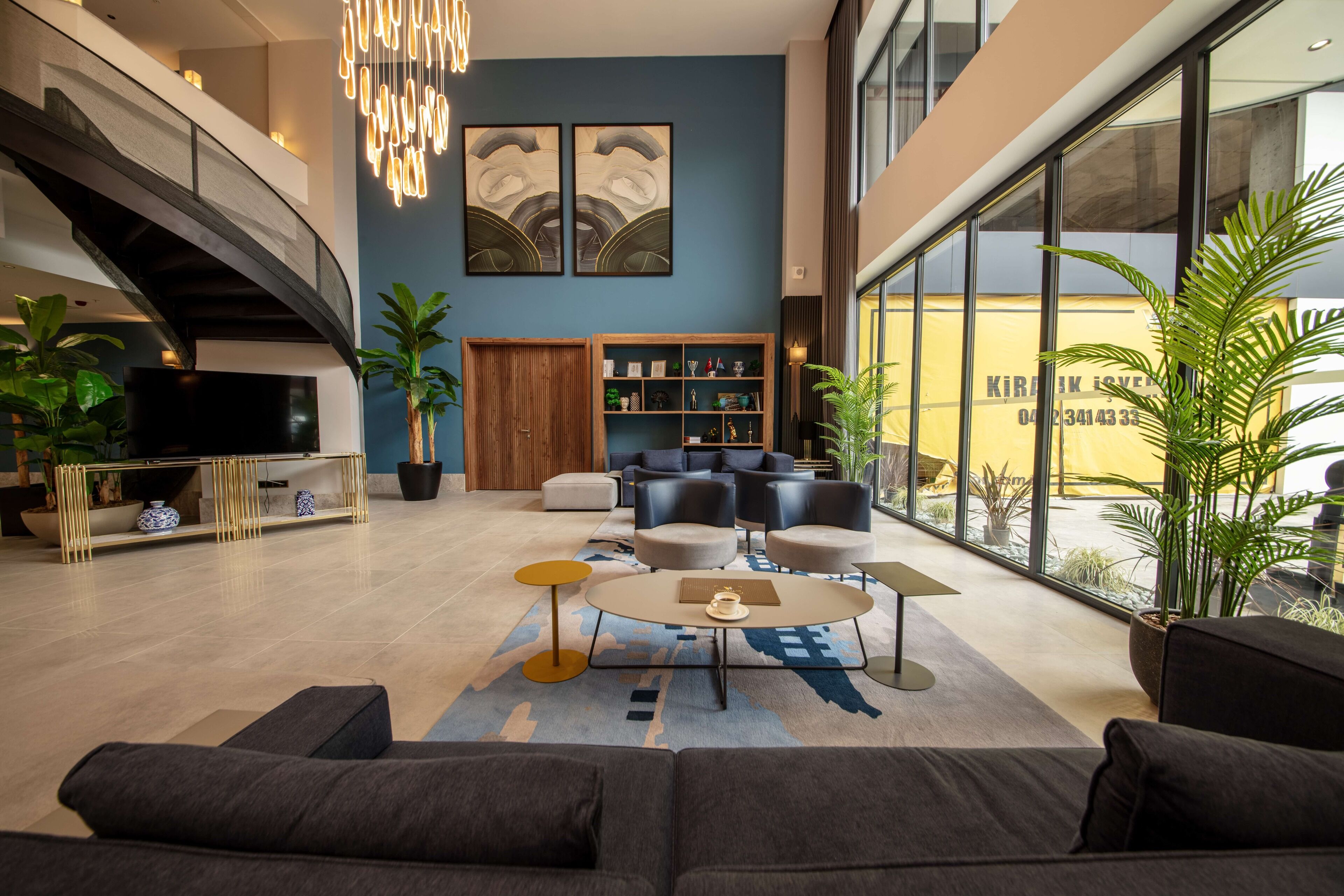 V Center Hotel