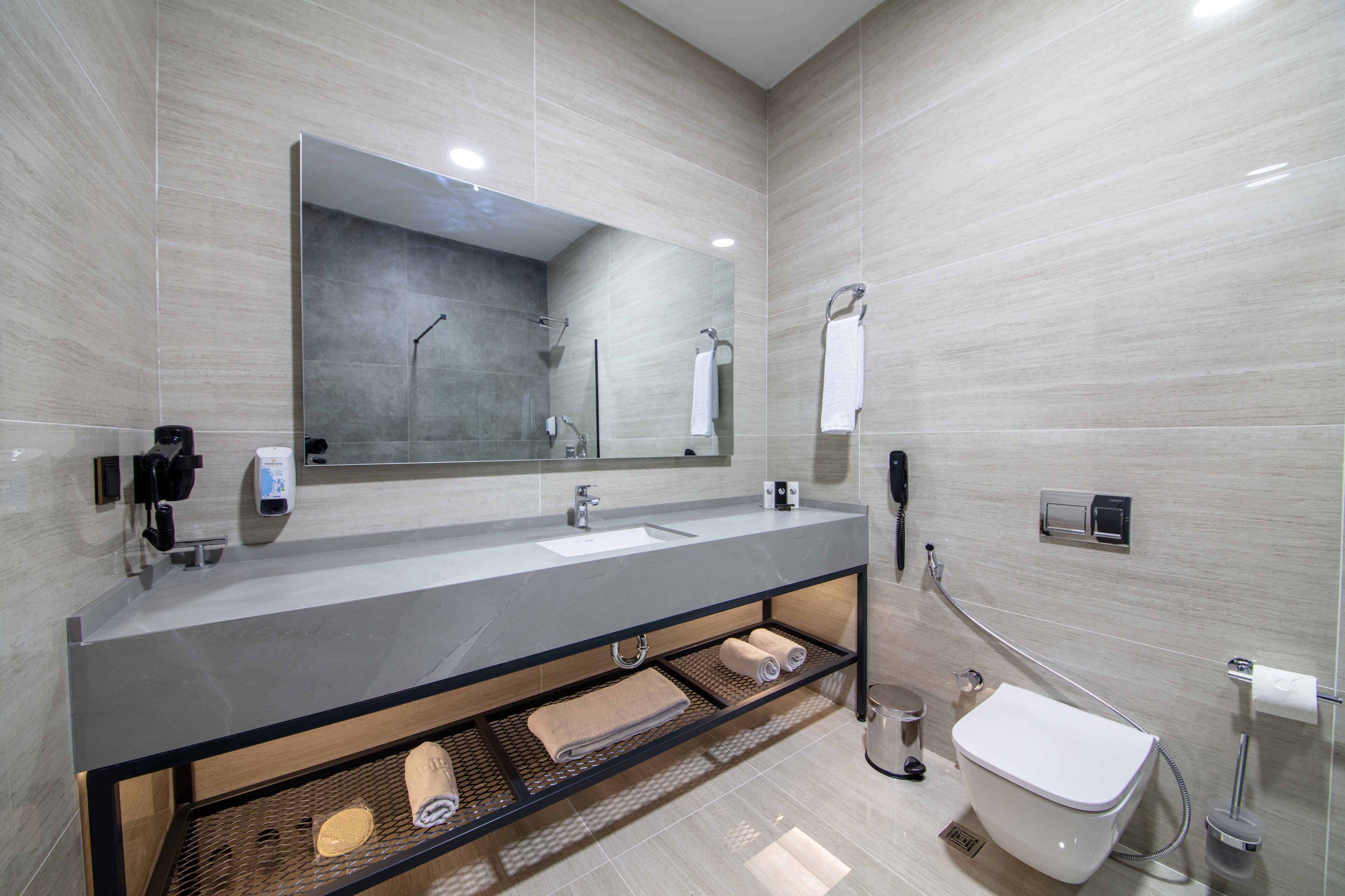 V Center Hotel