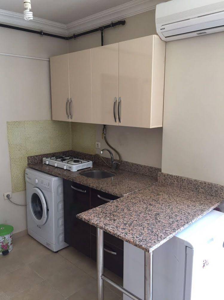 Zoviya Hill White Apart