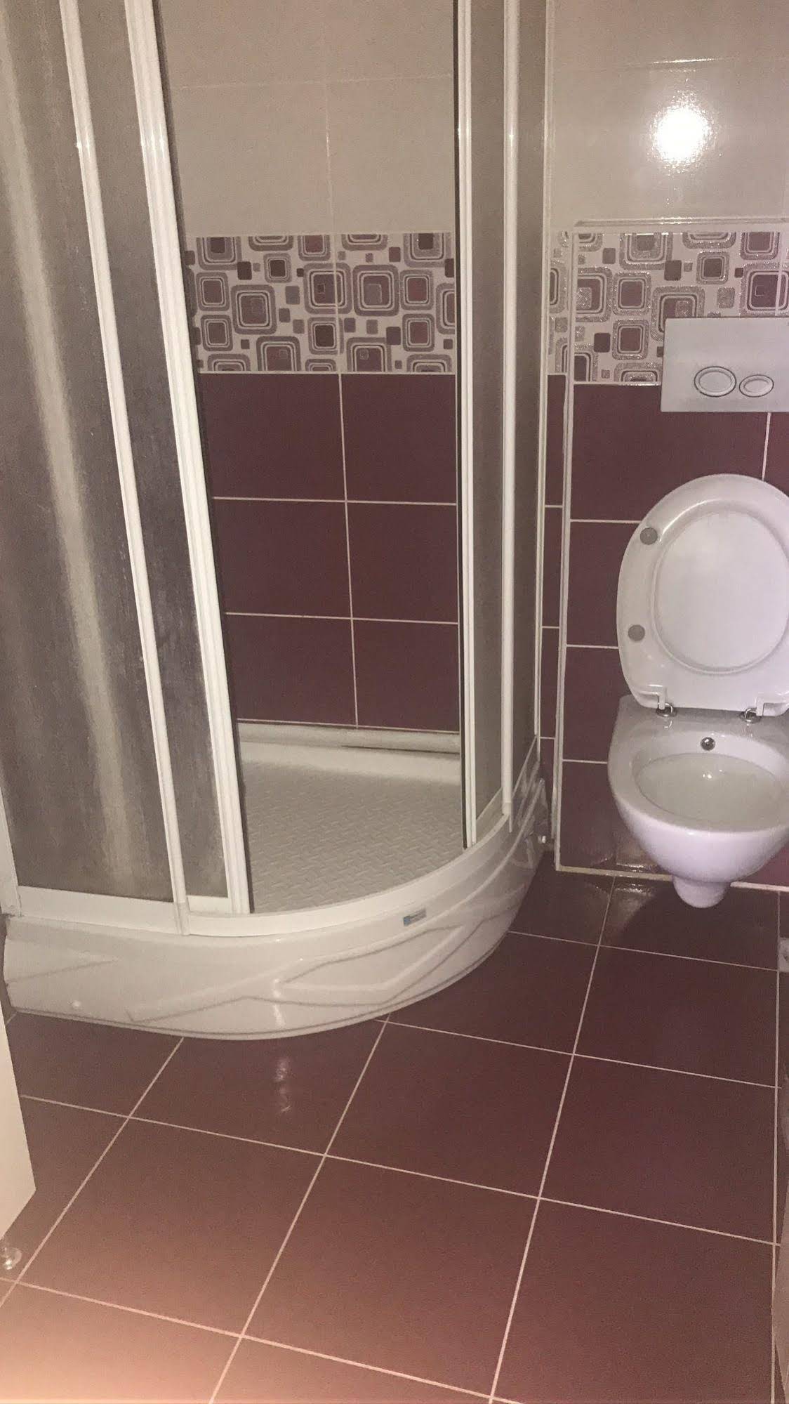 Zoviya Hill White Apart