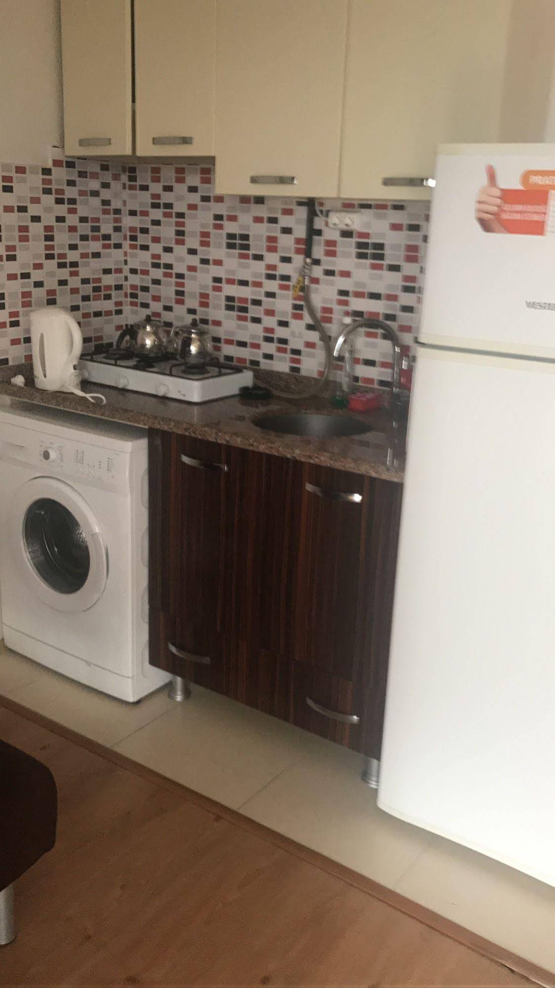 Zoviya Hill White Apart