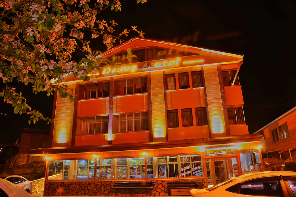 Danis Motel