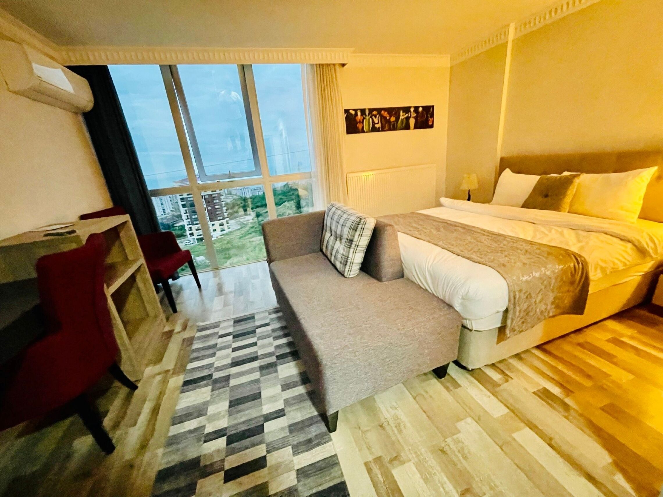 Focus Park Suit Hotel