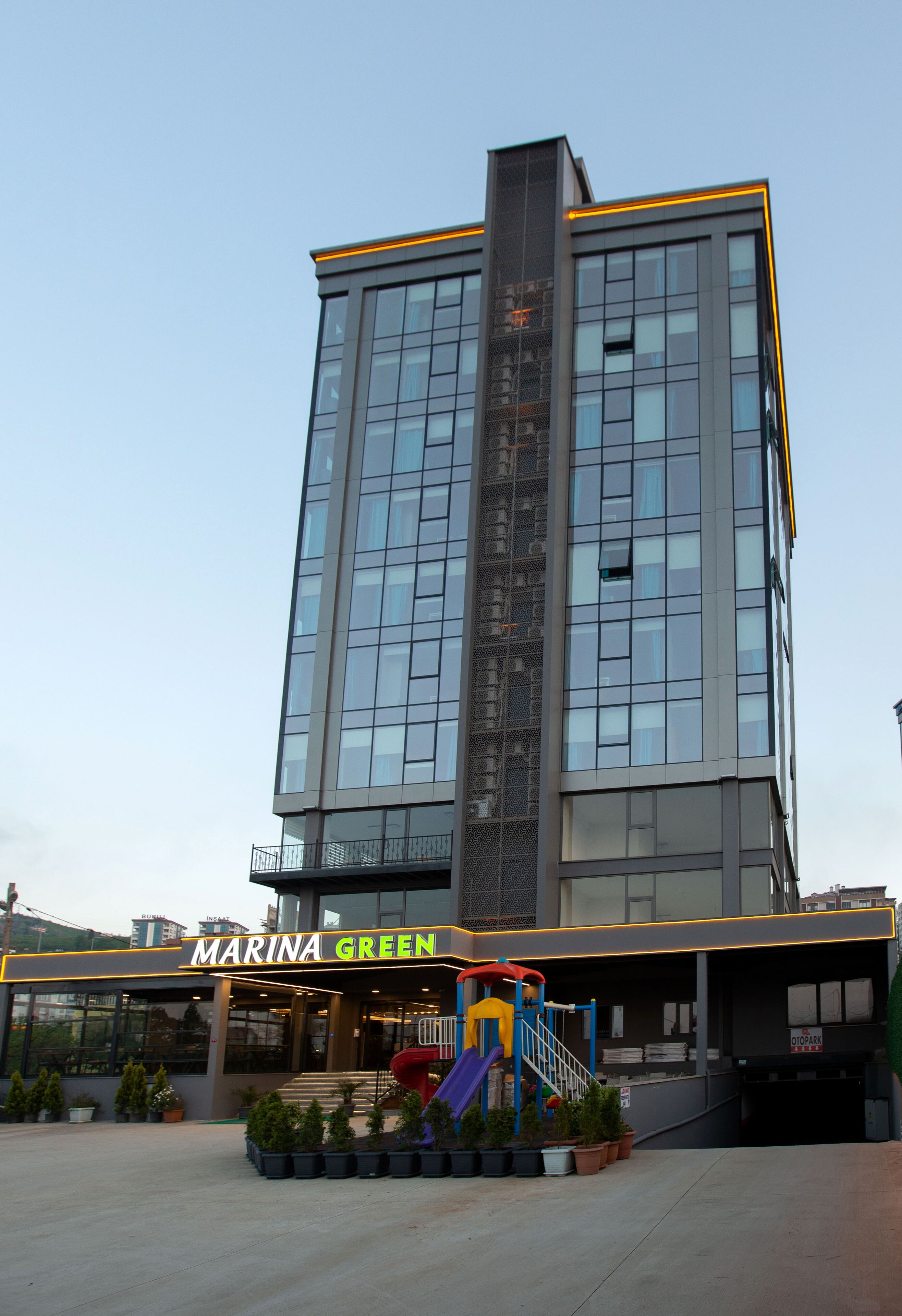 Marina Green Suit Hotel