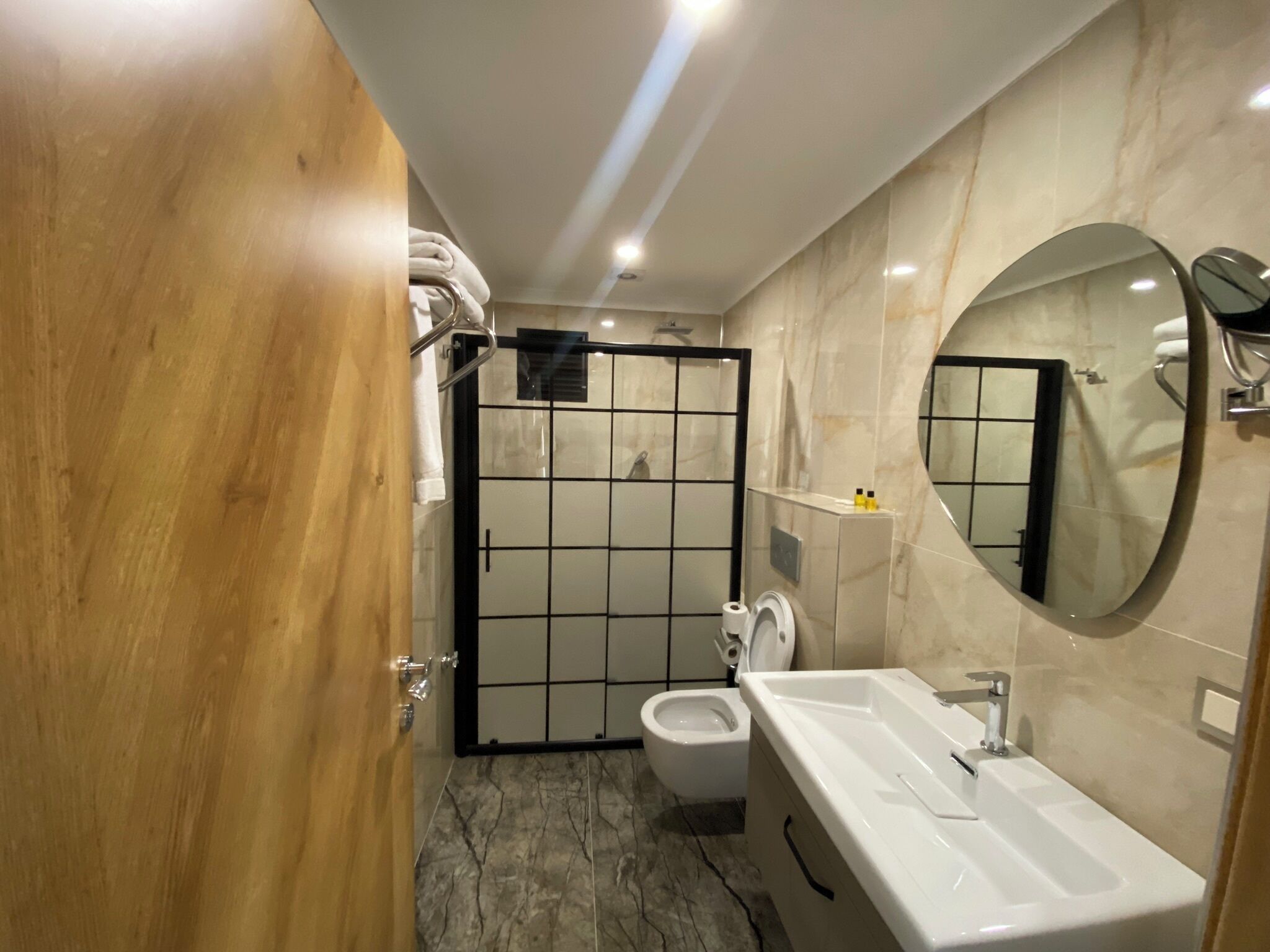 Rena Grand Hotel