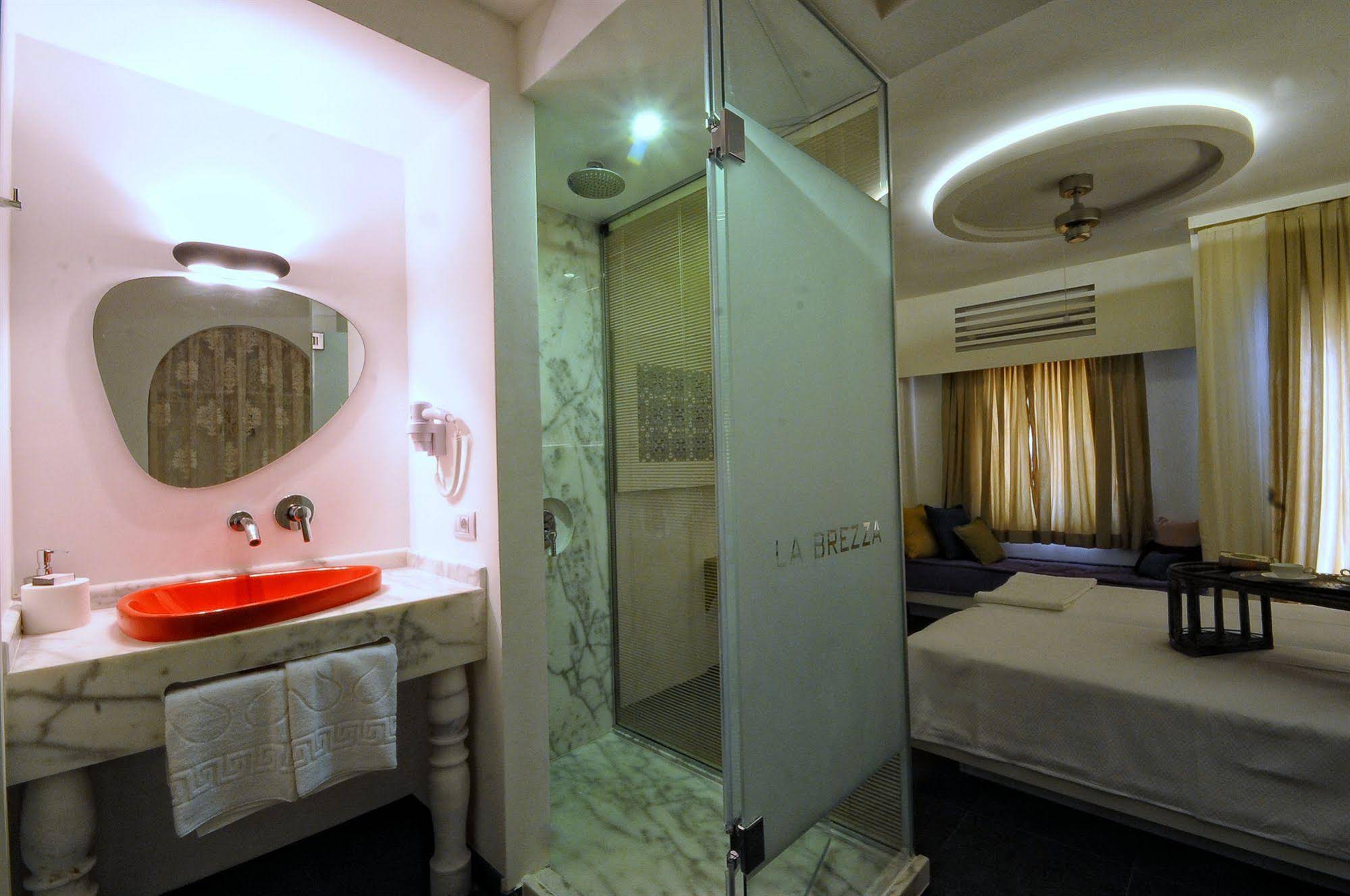 La Brezza Suite and Hotel