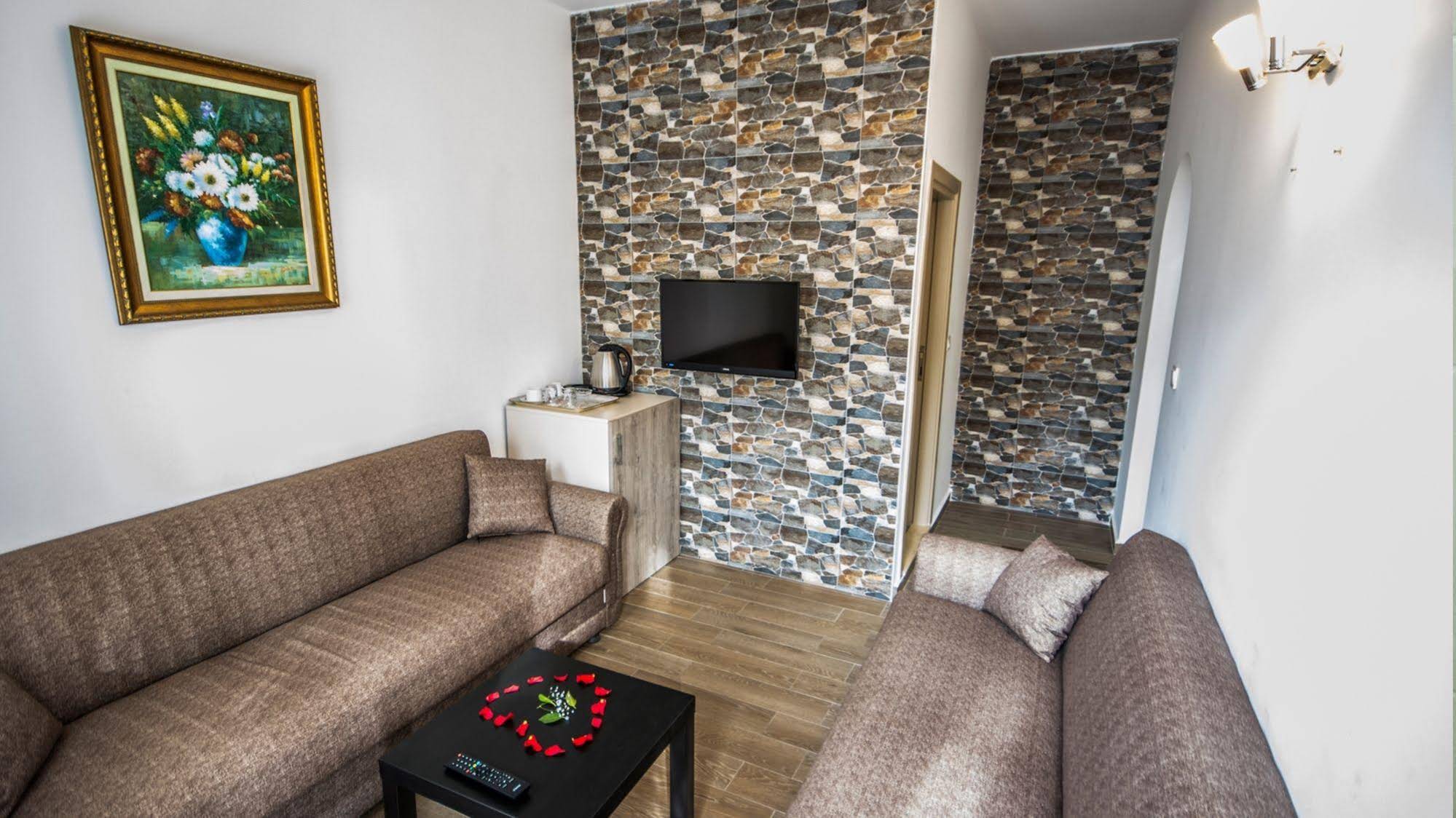 Queen Boutique Hotel
