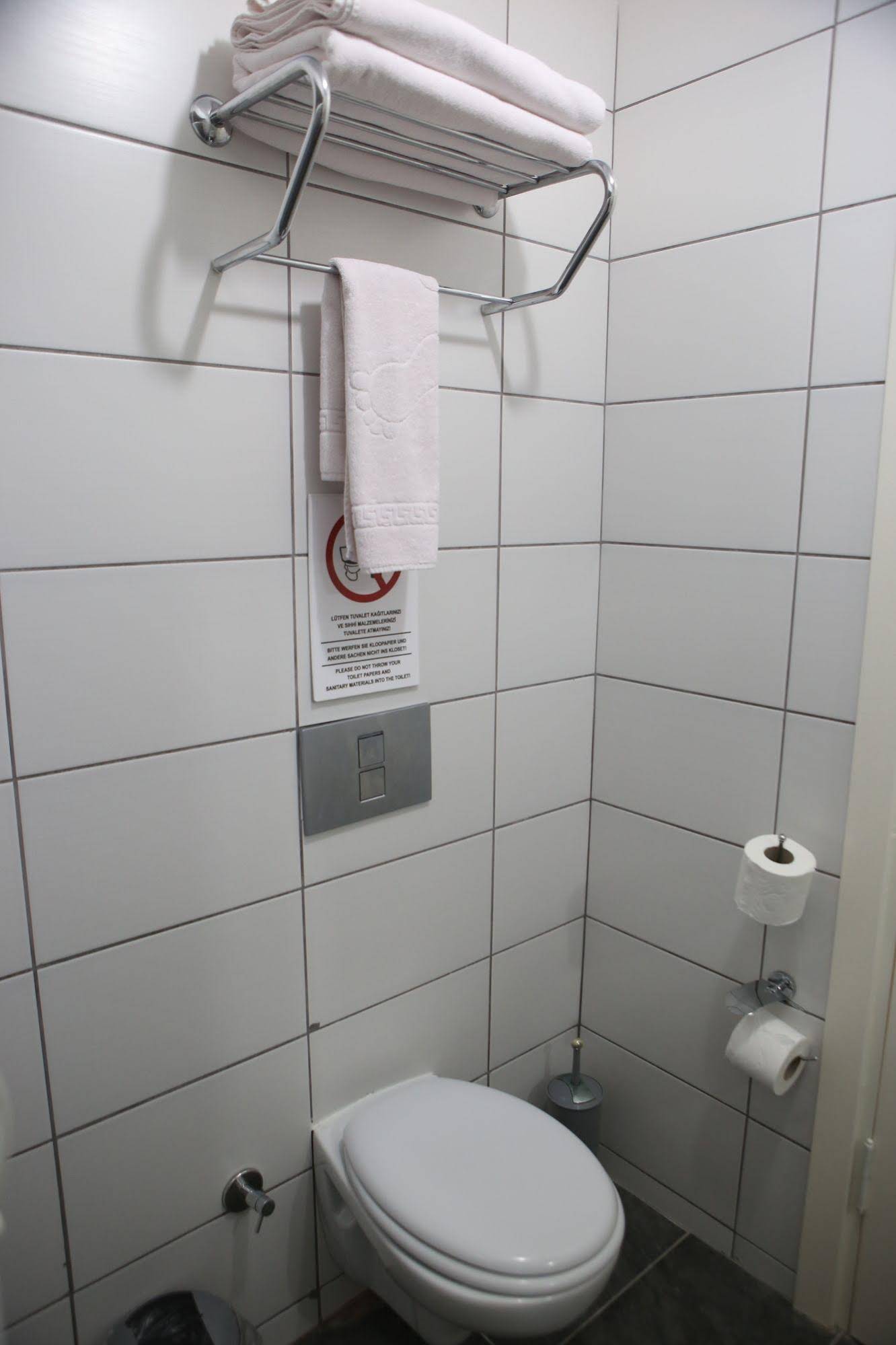 7. Art Feslegen Hotel