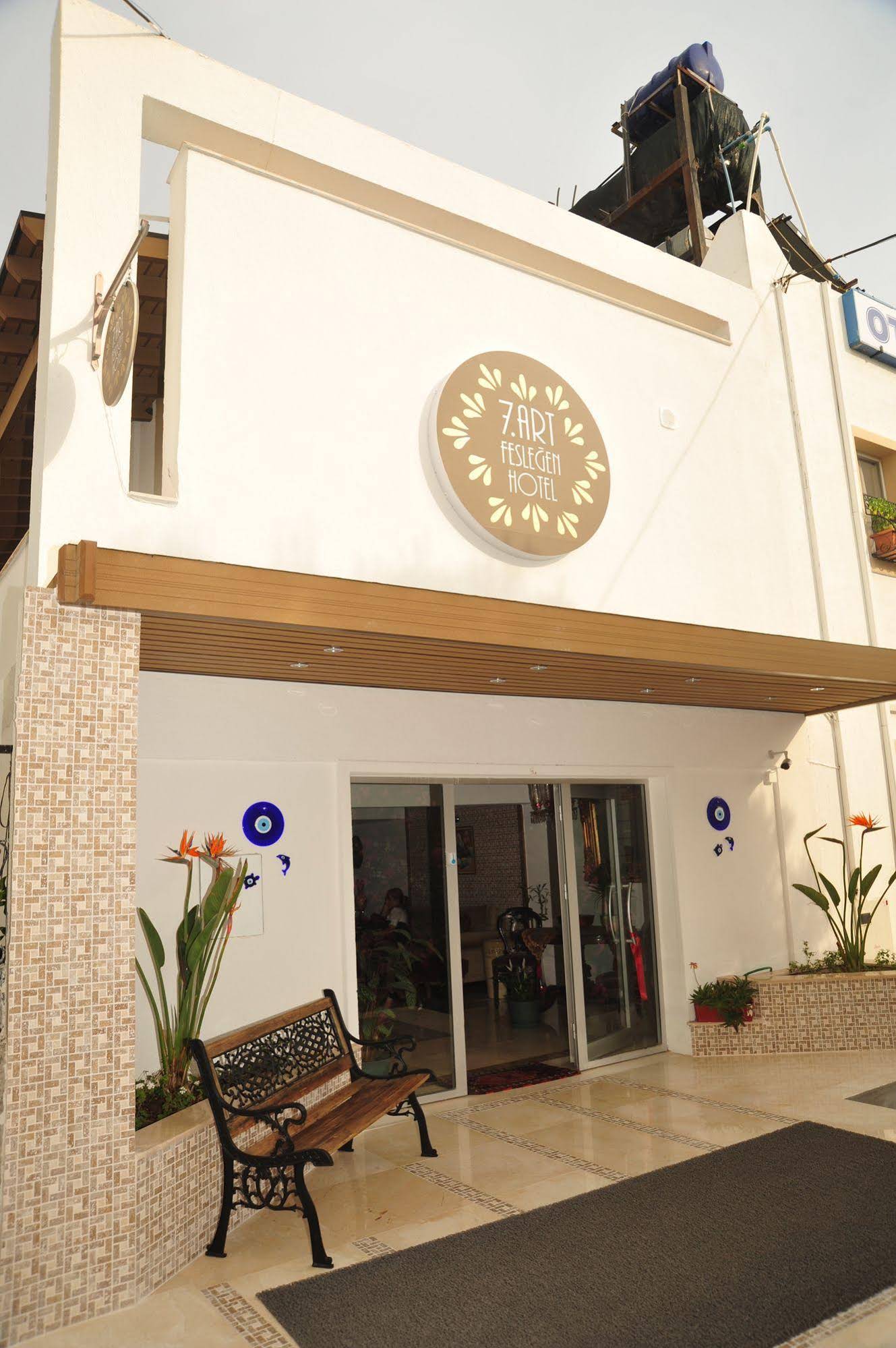 7. Art Feslegen Hotel