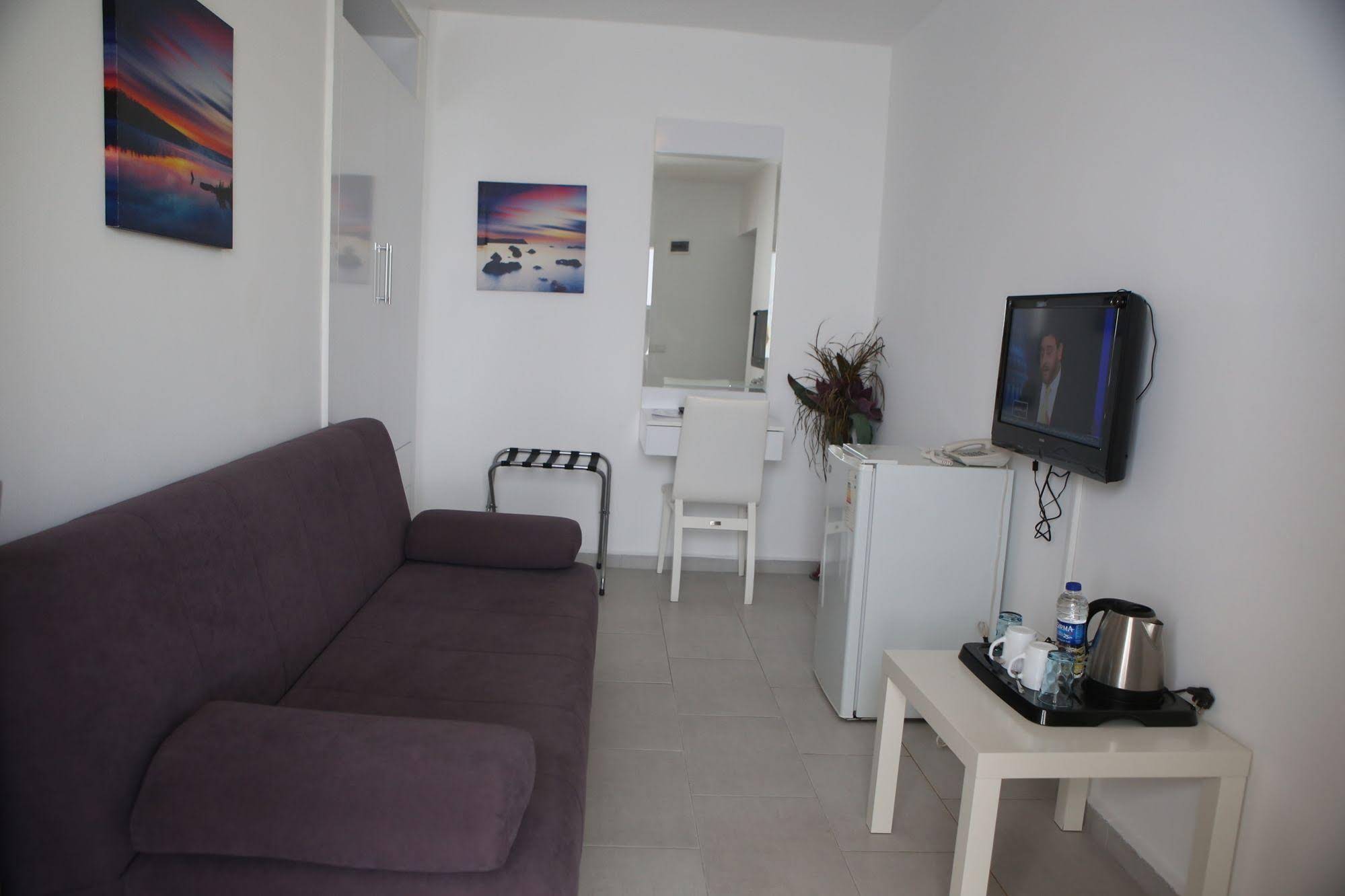 7. Art Feslegen Hotel