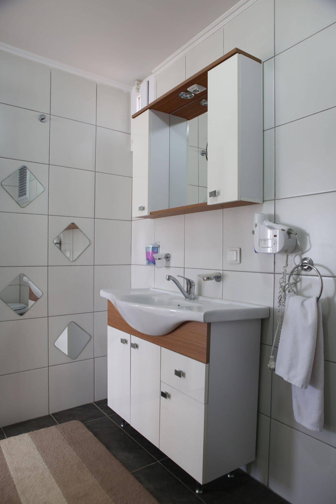 7. Art Feslegen Hotel