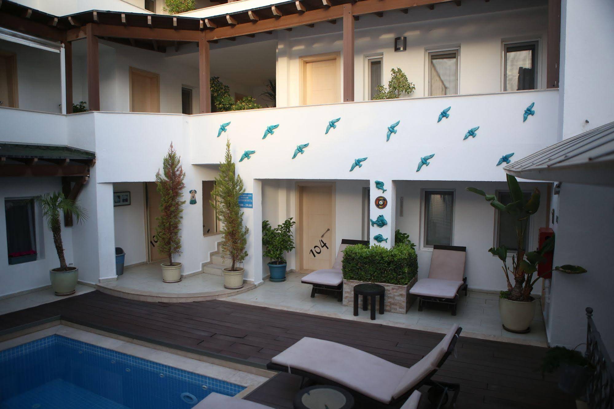 7. Art Feslegen Hotel