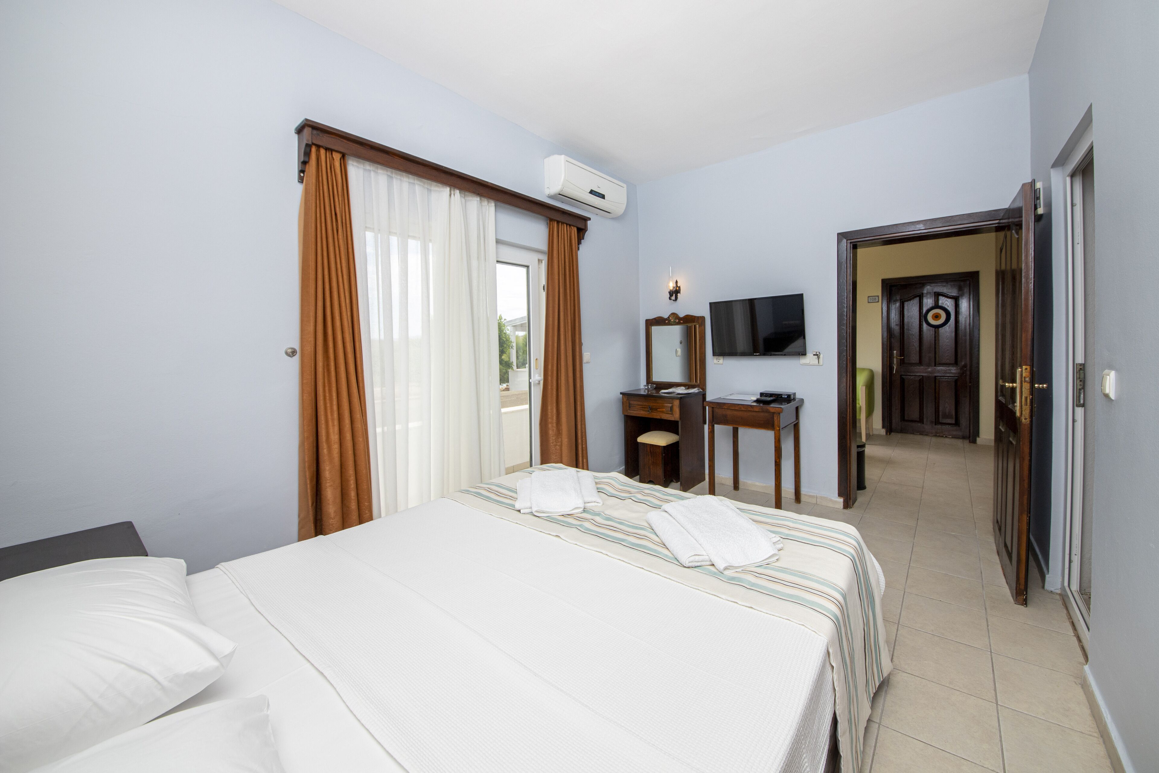 Ali’s Hotel Restaurant Beach