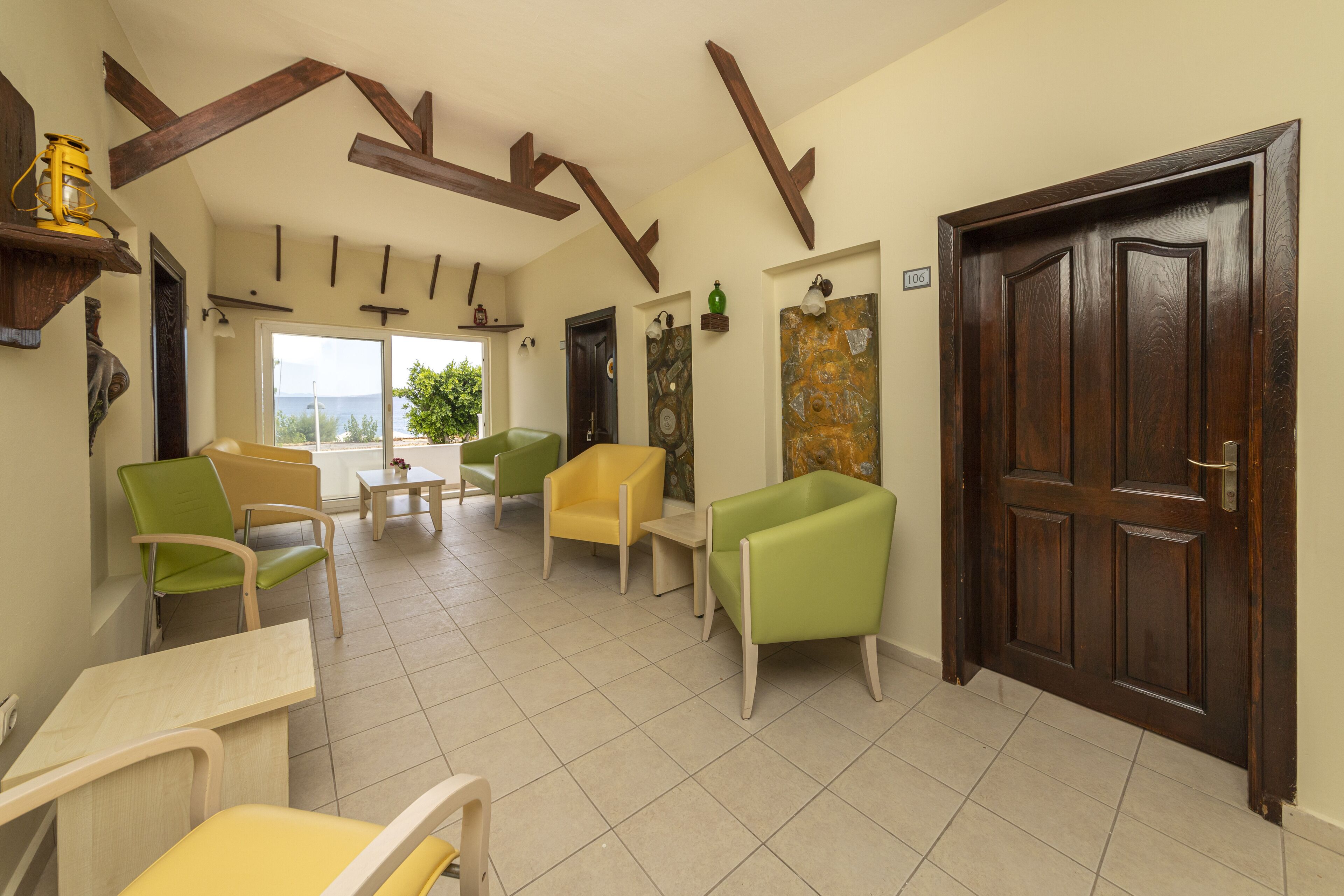 Ali’s Hotel Restaurant Beach