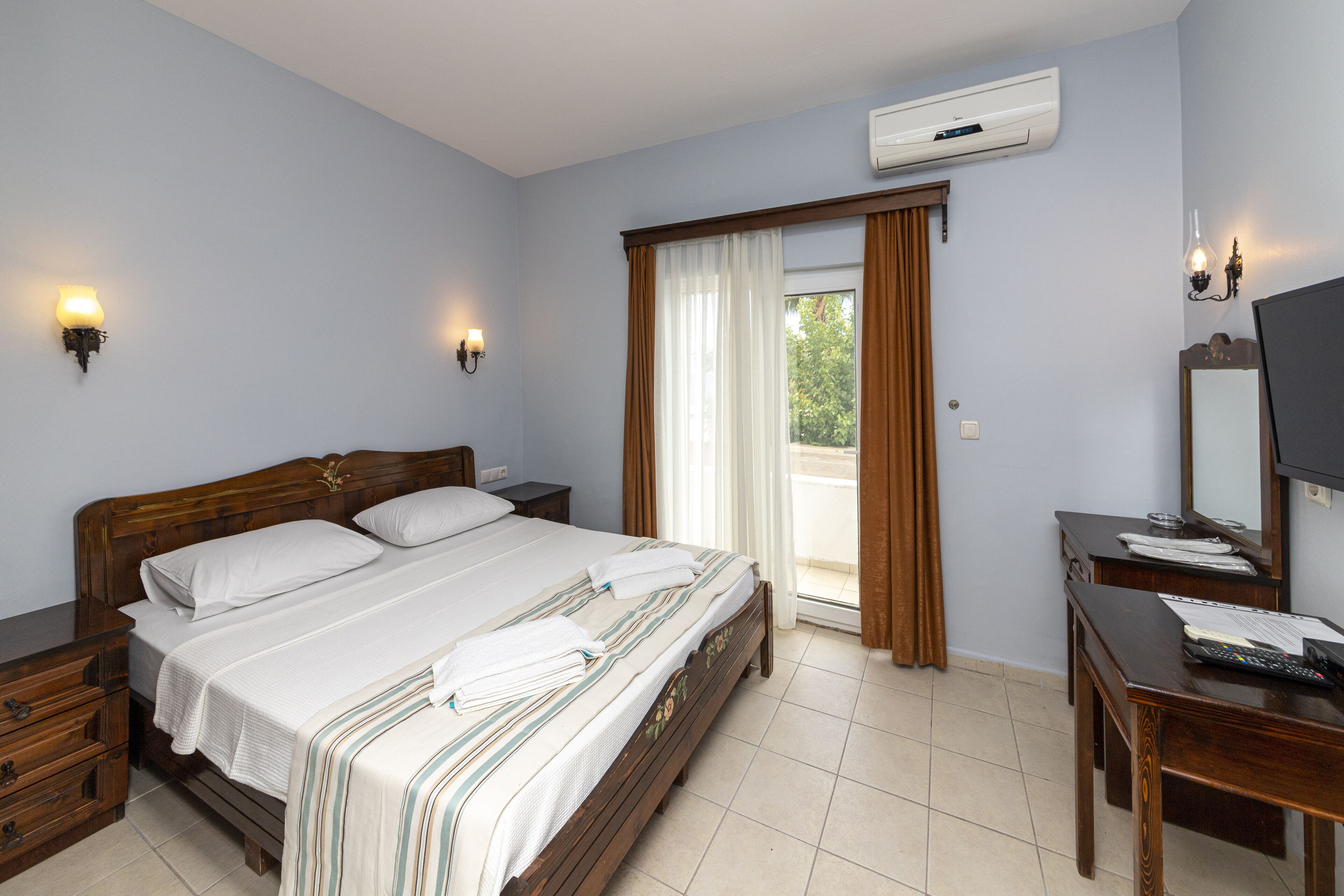 Ali’s Hotel Restaurant Beach