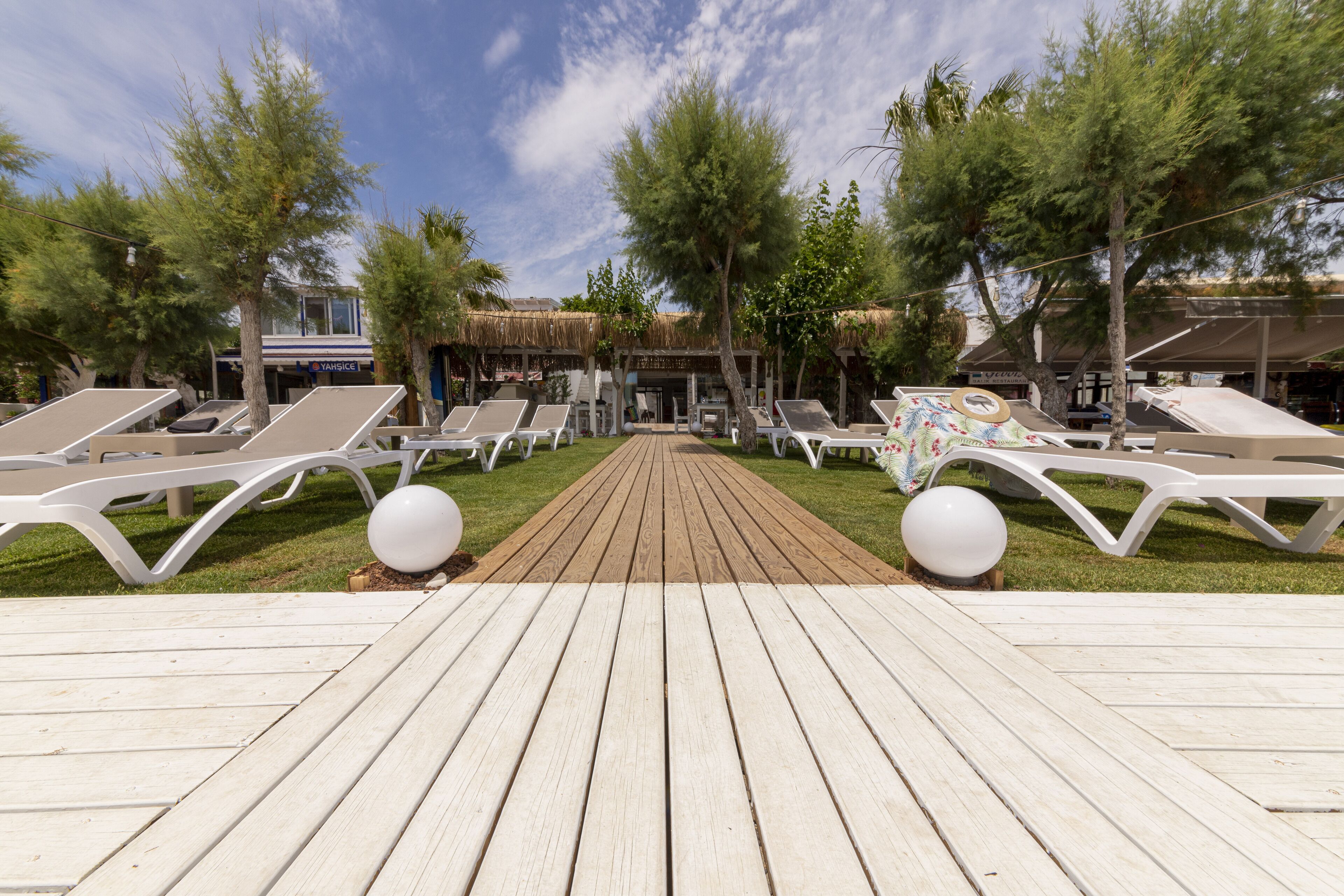 Ali’s Hotel Restaurant Beach